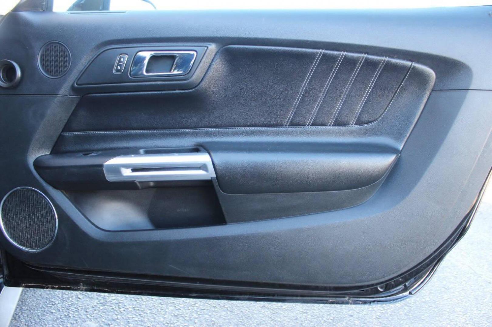 2015 Black Ford Mustang GT Coupe (1FA6P8CF8F5) with an 5.0L V8 DOHC 32V engine, Automatic 6-Speed transmission, located at 4301 NW 39th , Oklahoma City, OK, 73112, (405) 949-5600, 35.512135, -97.598671 - NO DRIVERS LICENCE NO-FULL COVERAGE INSURANCE-NO CREDIT CHECK. COME ON OVER TO SUPERSPORTS AND TAKE A LOOK AND TEST DRIVE. PLEASE GIVE US A CALL AT (405) 949-5600. NO LICENSIA DE MANEJAR- NO SEGURO DE COBERTURA TOTAL- NO VERIFICACCION DE CREDITO. POR FAVOR VENGAN A SUPERSPORTS, ECHE UN - Photo#10