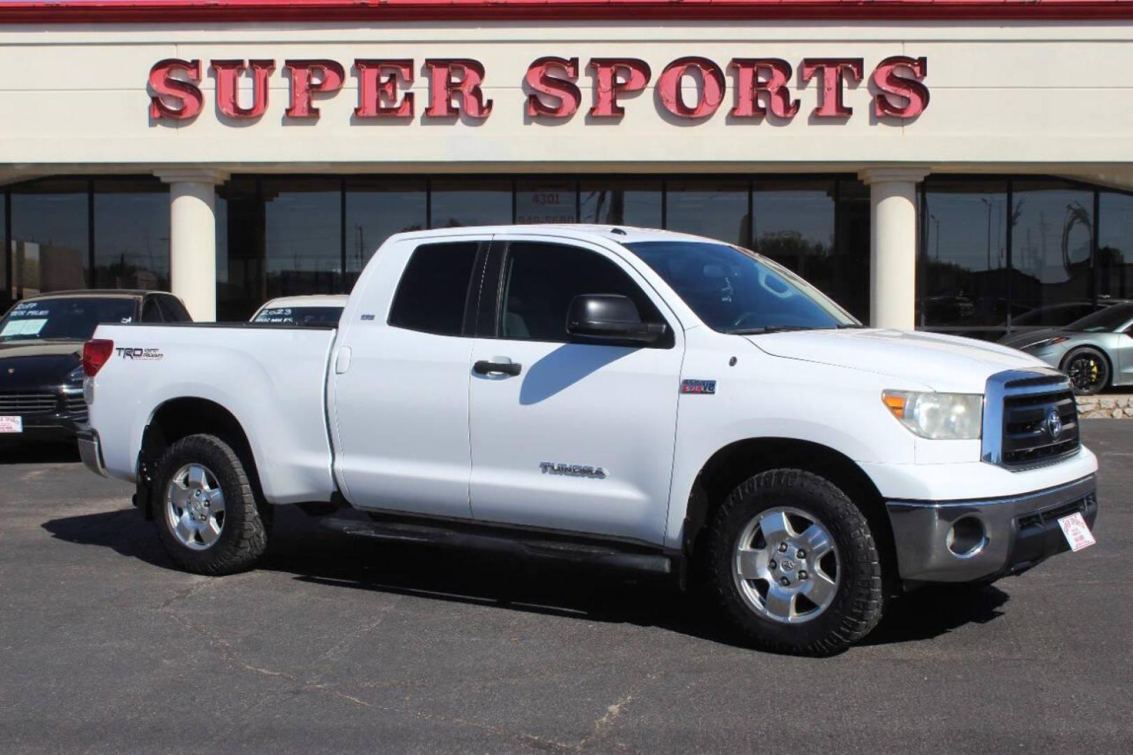 2012 White Toyota Tundra Tundra-Grade 5.7L FFV Double Cab 4WD (5TFUW5F13CX) with an 5.7L V8 DOHC 32V FFV engine, 6-Speed Automatic Overdrive transmission, located at 4301 NW 39th , Oklahoma City, OK, 73112, (405) 949-5600, 35.512135, -97.598671 - NO DRIVERS LICENCE NO-FULL COVERAGE INSURANCE-NO CREDIT CHECK. COME ON OVER TO SUPERSPORTS AND TAKE A LOOK AND TEST DRIVE. PLEASE GIVE US A CALL AT (405) 949-5600. NO LICENSIA DE MANEJAR- NO SEGURO DE COBERTURA TOTAL- NO VERIFICACCION DE CREDITO. POR FAVOR VENGAN A SUPERSPORTS, ECHE UN - Photo#0