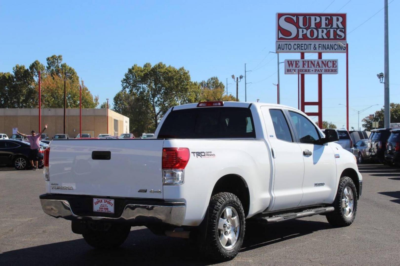 2012 White Toyota Tundra Tundra-Grade 5.7L FFV Double Cab 4WD (5TFUW5F13CX) with an 5.7L V8 DOHC 32V FFV engine, 6-Speed Automatic Overdrive transmission, located at 4301 NW 39th , Oklahoma City, OK, 73112, (405) 949-5600, 35.512135, -97.598671 - NO DRIVERS LICENCE NO-FULL COVERAGE INSURANCE-NO CREDIT CHECK. COME ON OVER TO SUPERSPORTS AND TAKE A LOOK AND TEST DRIVE. PLEASE GIVE US A CALL AT (405) 949-5600. NO LICENSIA DE MANEJAR- NO SEGURO DE COBERTURA TOTAL- NO VERIFICACCION DE CREDITO. POR FAVOR VENGAN A SUPERSPORTS, ECHE UN - Photo#3