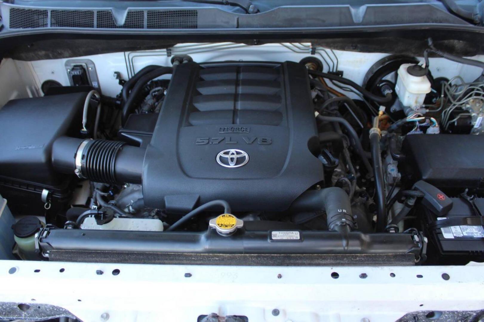 2012 White Toyota Tundra Tundra-Grade 5.7L FFV Double Cab 4WD (5TFUW5F13CX) with an 5.7L V8 DOHC 32V FFV engine, 6-Speed Automatic Overdrive transmission, located at 4301 NW 39th , Oklahoma City, OK, 73112, (405) 949-5600, 35.512135, -97.598671 - NO DRIVERS LICENCE NO-FULL COVERAGE INSURANCE-NO CREDIT CHECK. COME ON OVER TO SUPERSPORTS AND TAKE A LOOK AND TEST DRIVE. PLEASE GIVE US A CALL AT (405) 949-5600. NO LICENSIA DE MANEJAR- NO SEGURO DE COBERTURA TOTAL- NO VERIFICACCION DE CREDITO. POR FAVOR VENGAN A SUPERSPORTS, ECHE UN - Photo#7