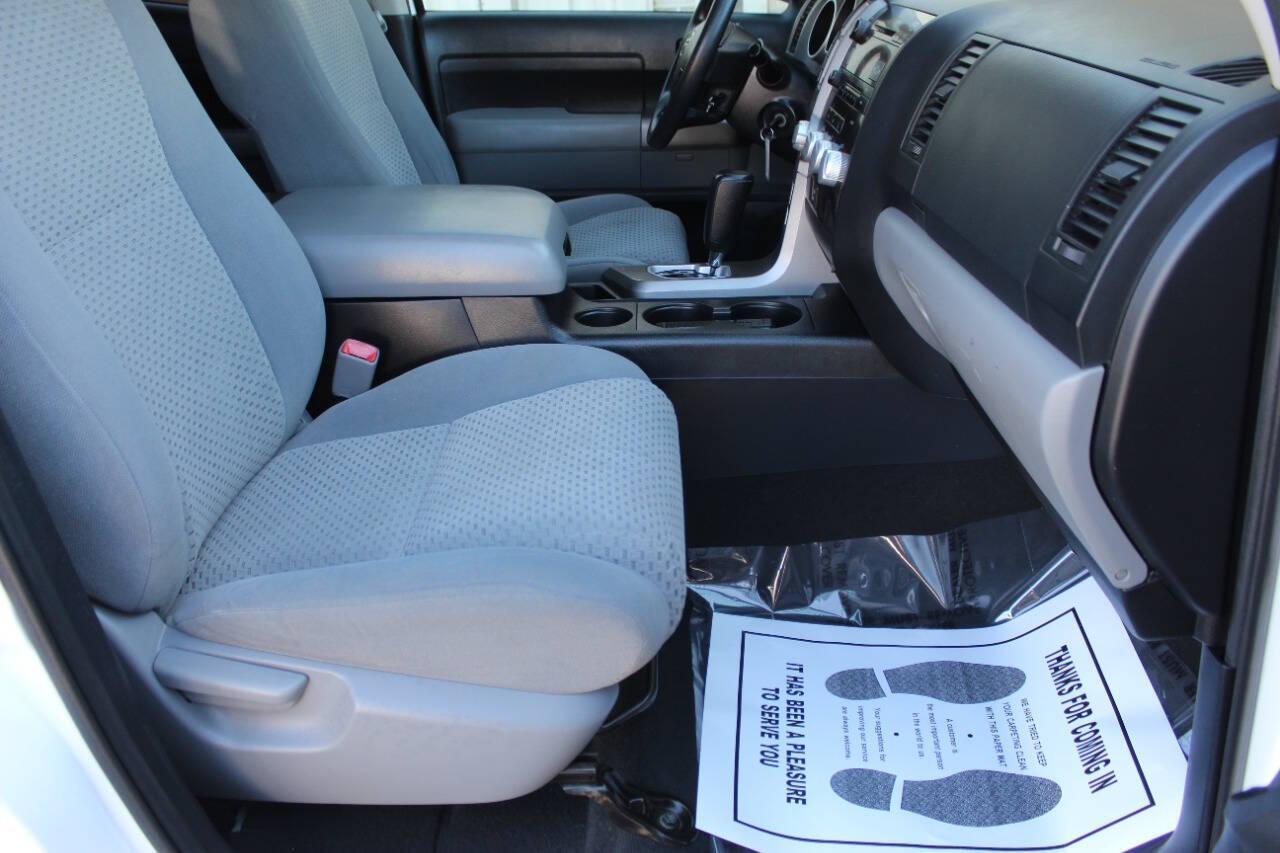 2012 White Toyota Tundra Tundra-Grade 5.7L FFV Double Cab 4WD (5TFUW5F13CX) with an 5.7L V8 DOHC 32V FFV engine, 6-Speed Automatic Overdrive transmission, located at 4301 NW 39th , Oklahoma City, OK, 73112, (405) 949-5600, 35.512135, -97.598671 - NO DRIVERS LICENCE NO-FULL COVERAGE INSURANCE-NO CREDIT CHECK. COME ON OVER TO SUPERSPORTS AND TAKE A LOOK AND TEST DRIVE. PLEASE GIVE US A CALL AT (405) 949-5600. NO LICENSIA DE MANEJAR- NO SEGURO DE COBERTURA TOTAL- NO VERIFICACCION DE CREDITO. POR FAVOR VENGAN A SUPERSPORTS, ECHE UN - Photo#8