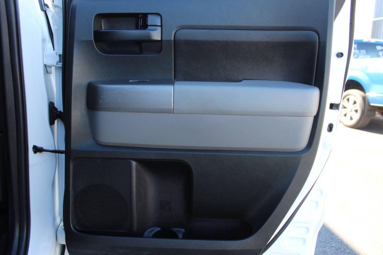 2012 White Toyota Tundra Tundra-Grade 5.7L FFV Double Cab 4WD (5TFUW5F13CX) with an 5.7L V8 DOHC 32V FFV engine, 6-Speed Automatic Overdrive transmission, located at 4301 NW 39th , Oklahoma City, OK, 73112, (405) 949-5600, 35.512135, -97.598671 - NO DRIVERS LICENCE NO-FULL COVERAGE INSURANCE-NO CREDIT CHECK. COME ON OVER TO SUPERSPORTS AND TAKE A LOOK AND TEST DRIVE. PLEASE GIVE US A CALL AT (405) 949-5600. NO LICENSIA DE MANEJAR- NO SEGURO DE COBERTURA TOTAL- NO VERIFICACCION DE CREDITO. POR FAVOR VENGAN A SUPERSPORTS, ECHE UN - Photo#11