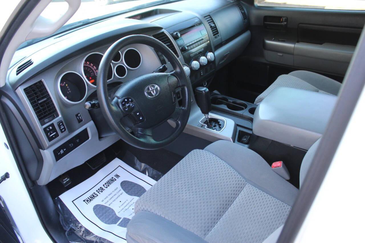 2012 White Toyota Tundra Tundra-Grade 5.7L FFV Double Cab 4WD (5TFUW5F13CX) with an 5.7L V8 DOHC 32V FFV engine, 6-Speed Automatic Overdrive transmission, located at 4301 NW 39th , Oklahoma City, OK, 73112, (405) 949-5600, 35.512135, -97.598671 - NO DRIVERS LICENCE NO-FULL COVERAGE INSURANCE-NO CREDIT CHECK. COME ON OVER TO SUPERSPORTS AND TAKE A LOOK AND TEST DRIVE. PLEASE GIVE US A CALL AT (405) 949-5600. NO LICENSIA DE MANEJAR- NO SEGURO DE COBERTURA TOTAL- NO VERIFICACCION DE CREDITO. POR FAVOR VENGAN A SUPERSPORTS, ECHE UN - Photo#14