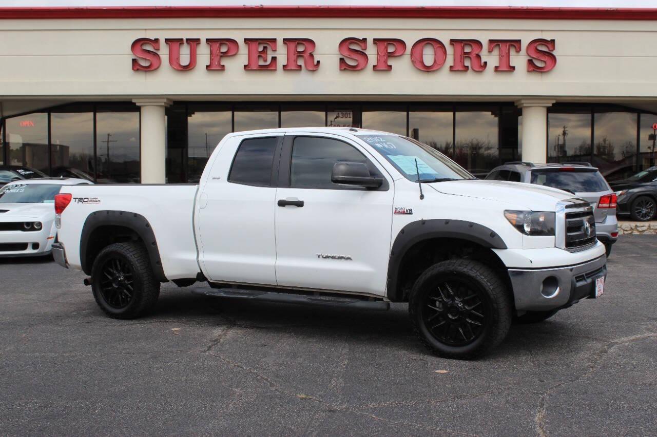 2012 White Toyota Tundra Tundra-Grade 5.7L FFV Double Cab 4WD (5TFUW5F13CX) with an 5.7L V8 DOHC 32V FFV engine, 6-Speed Automatic Overdrive transmission, located at 4301 NW 39th , Oklahoma City, OK, 73112, (405) 949-5600, 35.512135, -97.598671 - NO DRIVERS LICENCE NO-FULL COVERAGE INSURANCE-NO CREDIT CHECK. COME ON OVER TO SUPERSPORTS AND TAKE A LOOK AND TEST DRIVE. PLEASE GIVE US A CALL AT (405) 949-5600. NO LICENSIA DE MANEJAR- NO SEGURO DE COBERTURA TOTAL- NO VERIFICACCION DE CREDITO. POR FAVOR VENGAN A SUPERSPORTS, ECHE UN - Photo#0