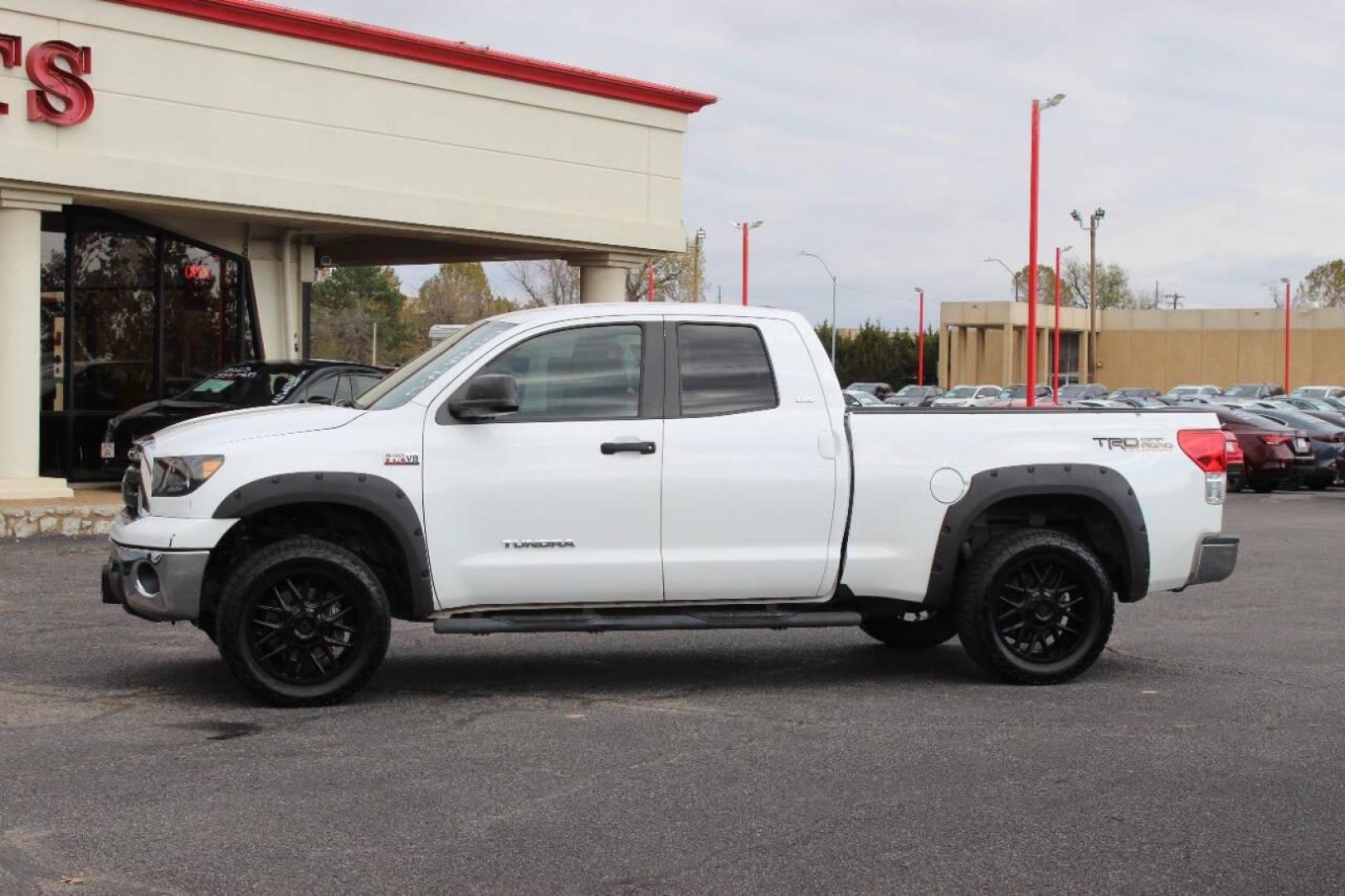 2012 White Toyota Tundra Tundra-Grade 5.7L FFV Double Cab 4WD (5TFUW5F13CX) with an 5.7L V8 DOHC 32V FFV engine, 6-Speed Automatic Overdrive transmission, located at 4301 NW 39th , Oklahoma City, OK, 73112, (405) 949-5600, 35.512135, -97.598671 - NO DRIVERS LICENCE NO-FULL COVERAGE INSURANCE-NO CREDIT CHECK. COME ON OVER TO SUPERSPORTS AND TAKE A LOOK AND TEST DRIVE. PLEASE GIVE US A CALL AT (405) 949-5600. NO LICENSIA DE MANEJAR- NO SEGURO DE COBERTURA TOTAL- NO VERIFICACCION DE CREDITO. POR FAVOR VENGAN A SUPERSPORTS, ECHE UN - Photo#5