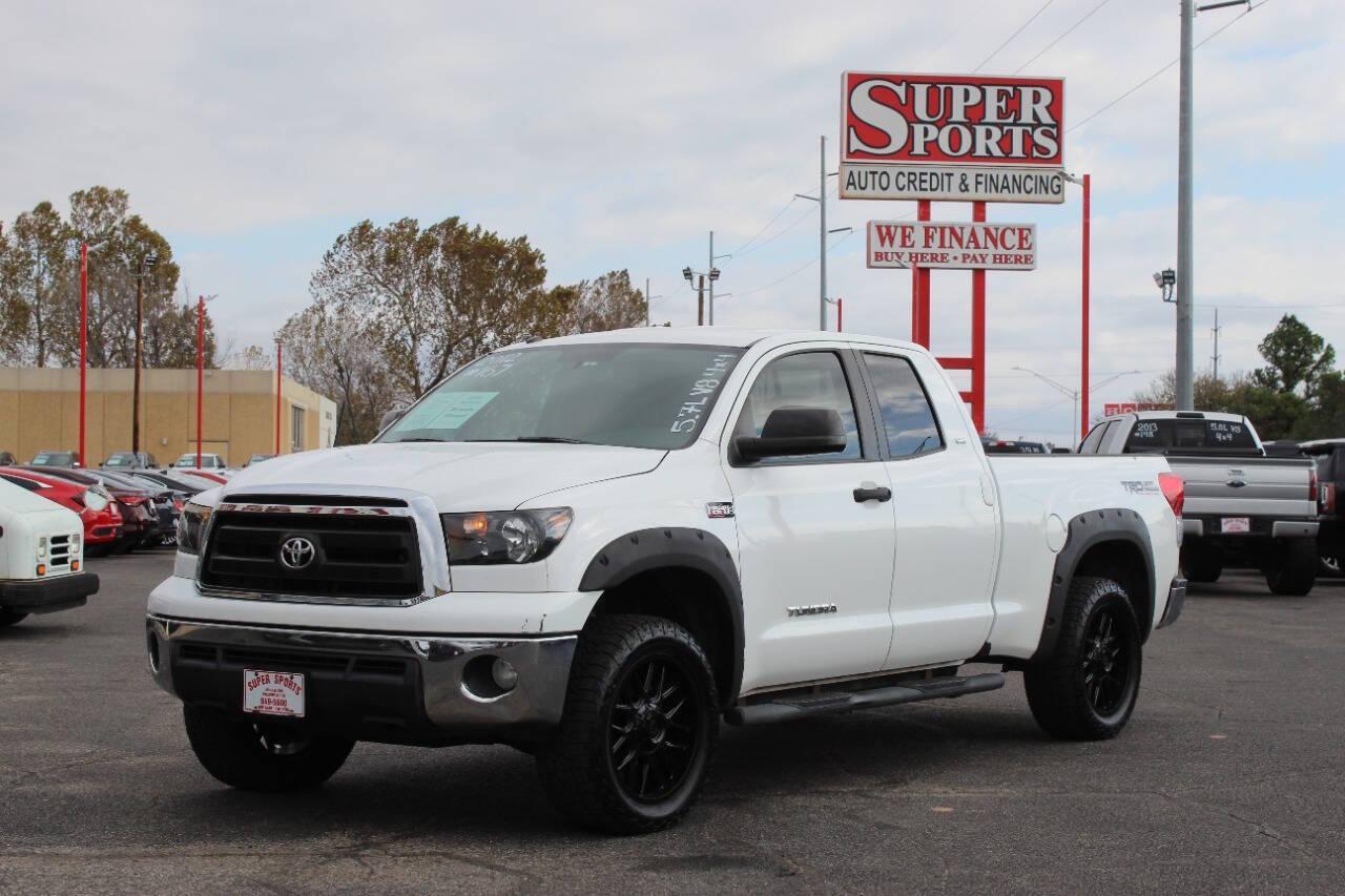 2012 White Toyota Tundra Tundra-Grade 5.7L FFV Double Cab 4WD (5TFUW5F13CX) with an 5.7L V8 DOHC 32V FFV engine, 6-Speed Automatic Overdrive transmission, located at 4301 NW 39th , Oklahoma City, OK, 73112, (405) 949-5600, 35.512135, -97.598671 - NO DRIVERS LICENCE NO-FULL COVERAGE INSURANCE-NO CREDIT CHECK. COME ON OVER TO SUPERSPORTS AND TAKE A LOOK AND TEST DRIVE. PLEASE GIVE US A CALL AT (405) 949-5600. NO LICENSIA DE MANEJAR- NO SEGURO DE COBERTURA TOTAL- NO VERIFICACCION DE CREDITO. POR FAVOR VENGAN A SUPERSPORTS, ECHE UN - Photo#6