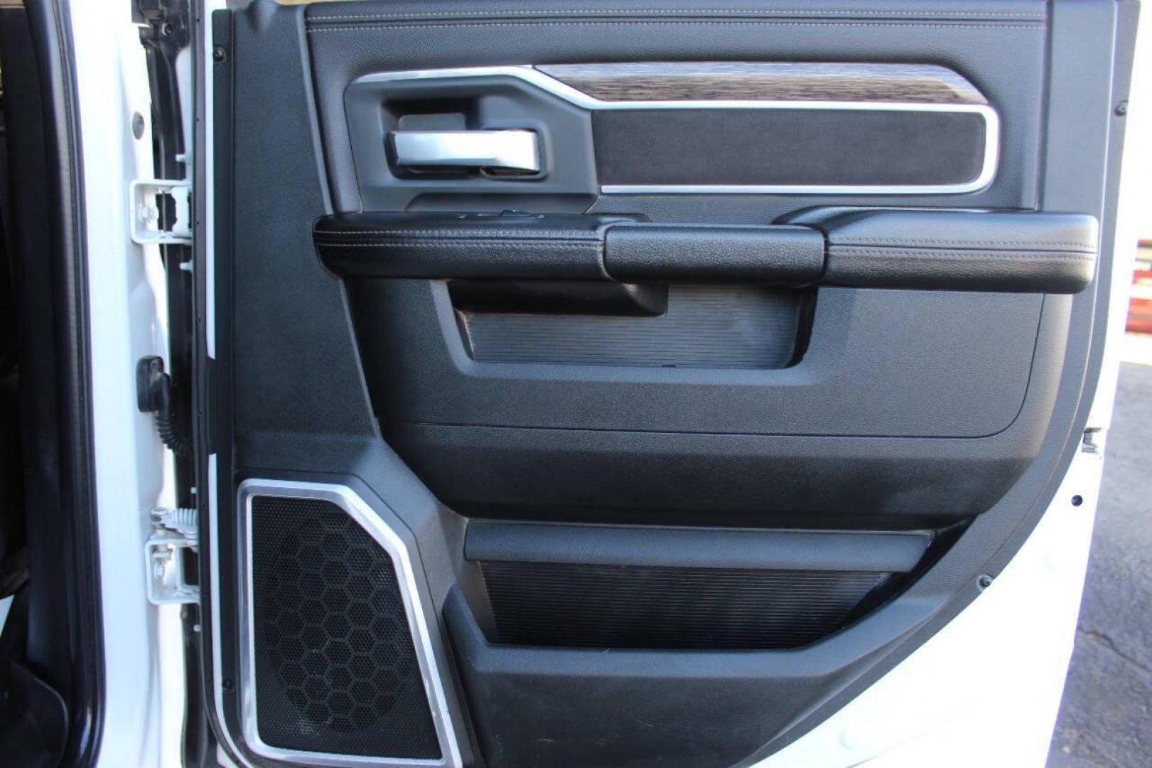 2020 Gray RAM 2500 Laramie Crew Cab SWB 4WD (3C6UR5FLXLG) with an 6.7L L6 OHV 24V TURBO DIESEL engine, 6A transmission, located at 4301 NW 39th , Oklahoma City, OK, 73112, (405) 949-5600, 35.512135, -97.598671 - NO DRIVERS LICENCE NO-FULL COVERAGE INSURANCE-NO CREDIT CHECK. COME ON OVER TO SUPERSPORTS AND TAKE A LOOK AND TEST DRIVE. PLEASE GIVE US A CALL AT (405) 949-5600. NO LICENSIA DE MANEJAR- NO SEGURO DE COBERTURA TOTAL- NO VERIFICACCION DE CREDITO. POR FAVOR VENGAN A SUPERSPORTS, ECHE UN - Photo#12