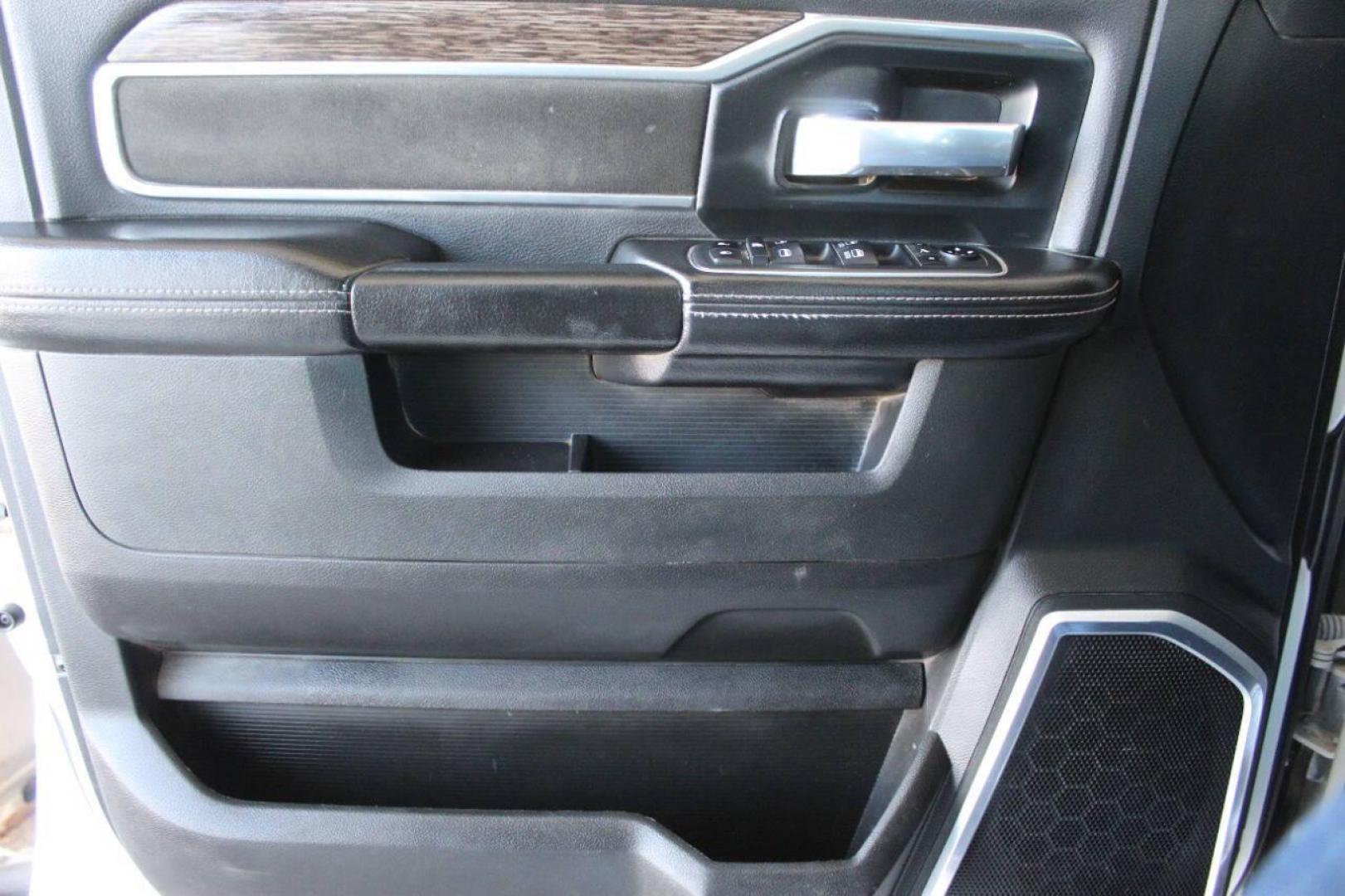 2020 Gray RAM 2500 Laramie Crew Cab SWB 4WD (3C6UR5FLXLG) with an 6.7L L6 OHV 24V TURBO DIESEL engine, 6A transmission, located at 4301 NW 39th , Oklahoma City, OK, 73112, (405) 949-5600, 35.512135, -97.598671 - NO DRIVERS LICENCE NO-FULL COVERAGE INSURANCE-NO CREDIT CHECK. COME ON OVER TO SUPERSPORTS AND TAKE A LOOK AND TEST DRIVE. PLEASE GIVE US A CALL AT (405) 949-5600. NO LICENSIA DE MANEJAR- NO SEGURO DE COBERTURA TOTAL- NO VERIFICACCION DE CREDITO. POR FAVOR VENGAN A SUPERSPORTS, ECHE UN - Photo#16
