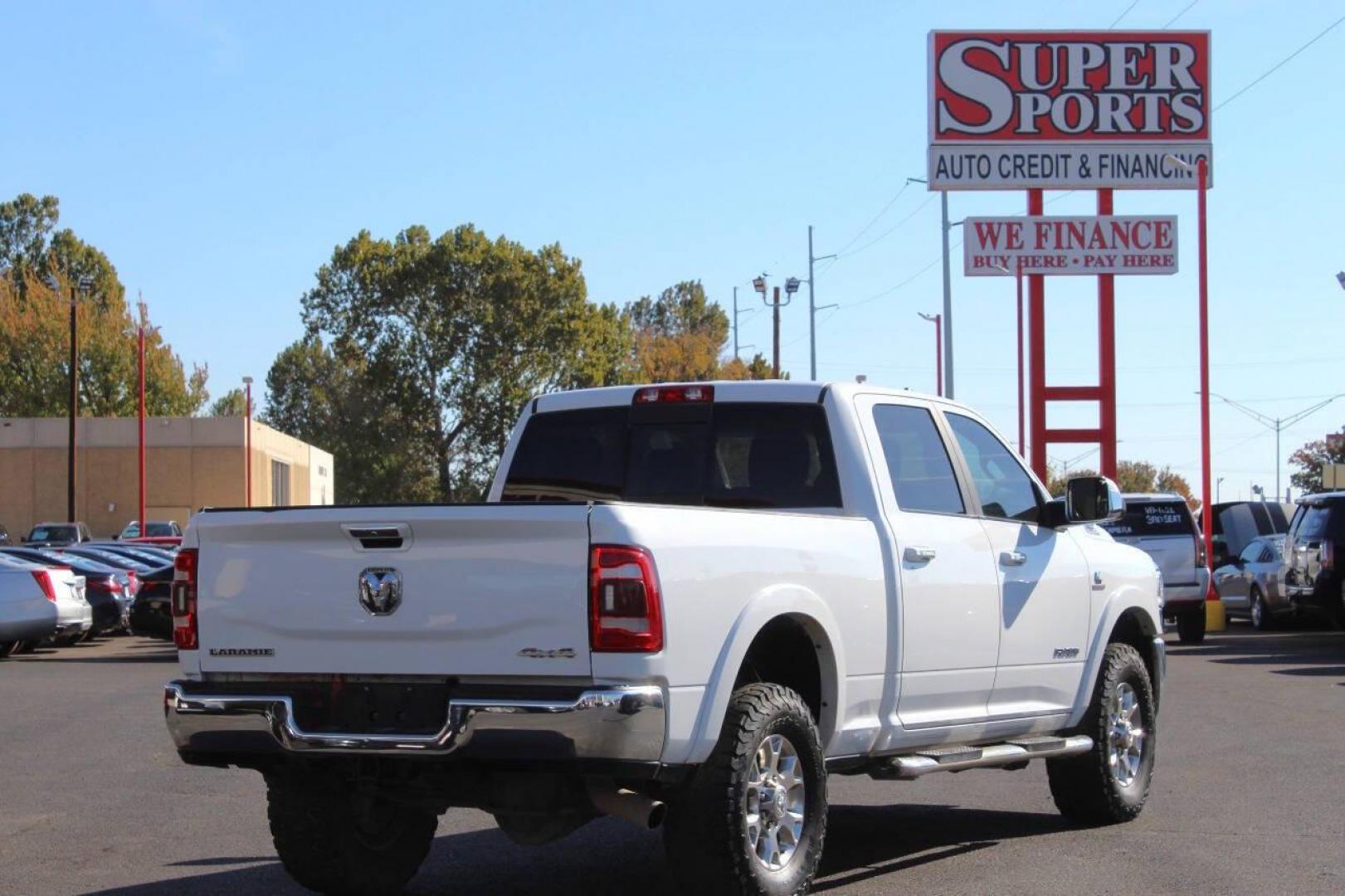2020 Gray RAM 2500 Laramie Crew Cab SWB 4WD (3C6UR5FLXLG) with an 6.7L L6 OHV 24V TURBO DIESEL engine, 6A transmission, located at 4301 NW 39th , Oklahoma City, OK, 73112, (405) 949-5600, 35.512135, -97.598671 - NO DRIVERS LICENCE NO-FULL COVERAGE INSURANCE-NO CREDIT CHECK. COME ON OVER TO SUPERSPORTS AND TAKE A LOOK AND TEST DRIVE. PLEASE GIVE US A CALL AT (405) 949-5600. NO LICENSIA DE MANEJAR- NO SEGURO DE COBERTURA TOTAL- NO VERIFICACCION DE CREDITO. POR FAVOR VENGAN A SUPERSPORTS, ECHE UN - Photo#3