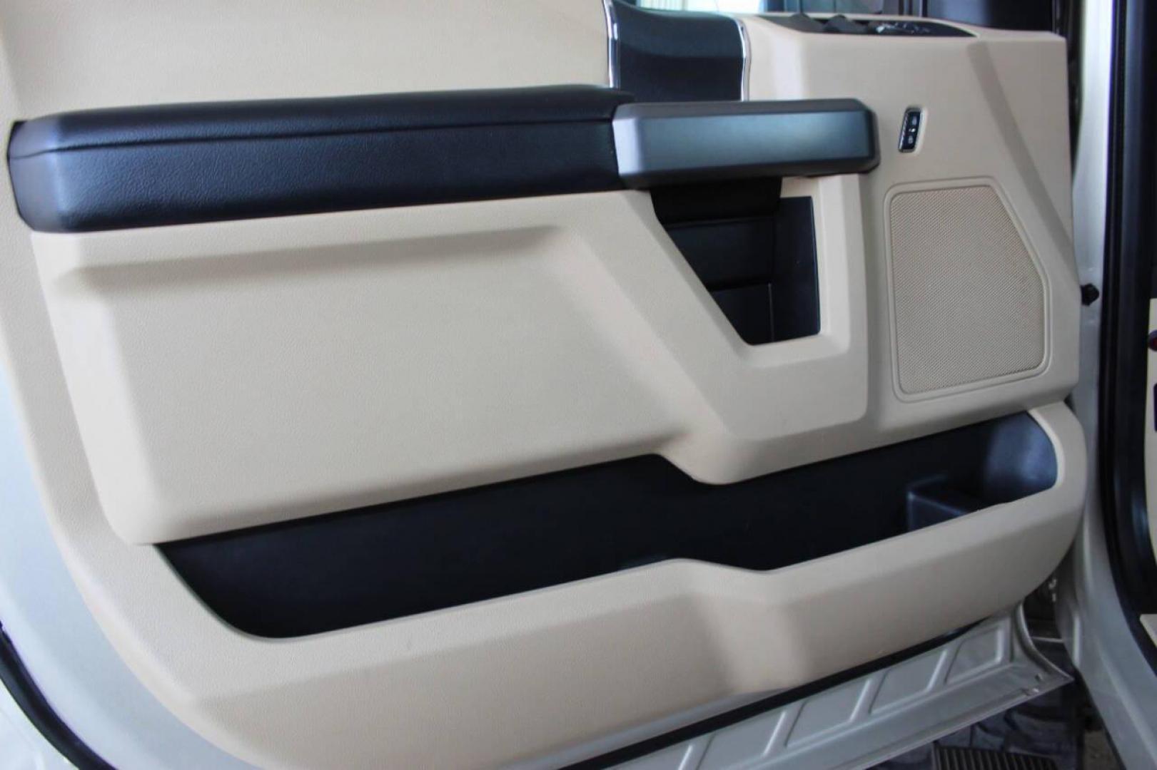2017 Gold Ford F-250 SD King Ranch Crew Cab Long Bed 4WD (1FT7W2BT7HE) with an 6.7L V8 OHV 16V DIESEL engine, 6A transmission, located at 4301 NW 39th , Oklahoma City, OK, 73112, (405) 949-5600, 35.512135, -97.598671 - NO DRIVERS LICENCE NO-FULL COVERAGE INSURANCE-NO CREDIT CHECK. COME ON OVER TO SUPERSPORTS AND TAKE A LOOK AND TEST DRIVE. PLEASE GIVE US A CALL AT (405) 949-5600. NO LICENSIA DE MANEJAR- NO SEGURO DE COBERTURA TOTAL- NO VERIFICACCION DE CREDITO. POR FAVOR VENGAN A SUPERSPORTS, ECHE UN - Photo#18