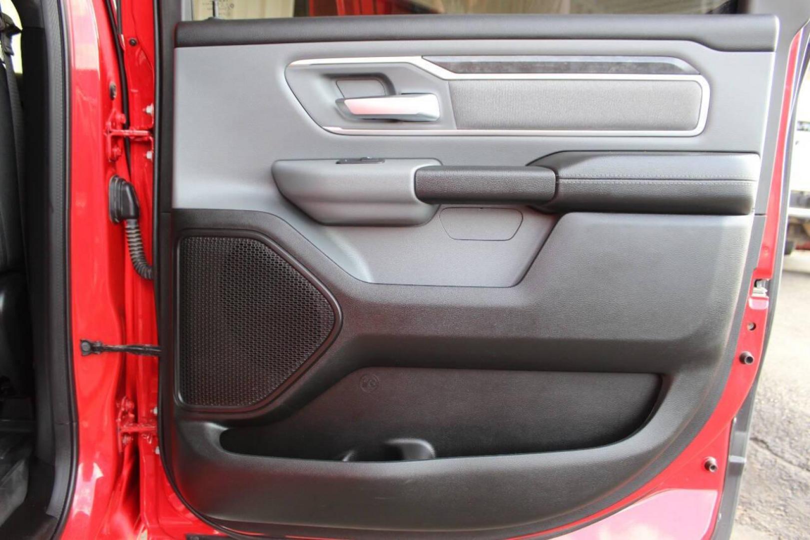 2022 Red RAM 1500 Big Horn Crew Cab SWB 4WD (1C6SRFFT0NN) with an 5.7L V8 OHV 16V engine, 8A transmission, located at 4301 NW 39th , Oklahoma City, OK, 73112, (405) 949-5600, 35.512135, -97.598671 - NO DRIVERS LICENCE NO-FULL COVERAGE INSURANCE-NO CREDIT CHECK. COME ON OVER TO SUPERSPORTS AND TAKE A LOOK AND TEST DRIVE. PLEASE GIVE US A CALL AT (405) 949-5600. NO LICENSIA DE MANEJAR- NO SEGURO DE COBERTURA TOTAL- NO VERIFICACCION DE CREDITO. POR FAVOR VENGAN A SUPERSPORTS, ECHE UN - Photo#14