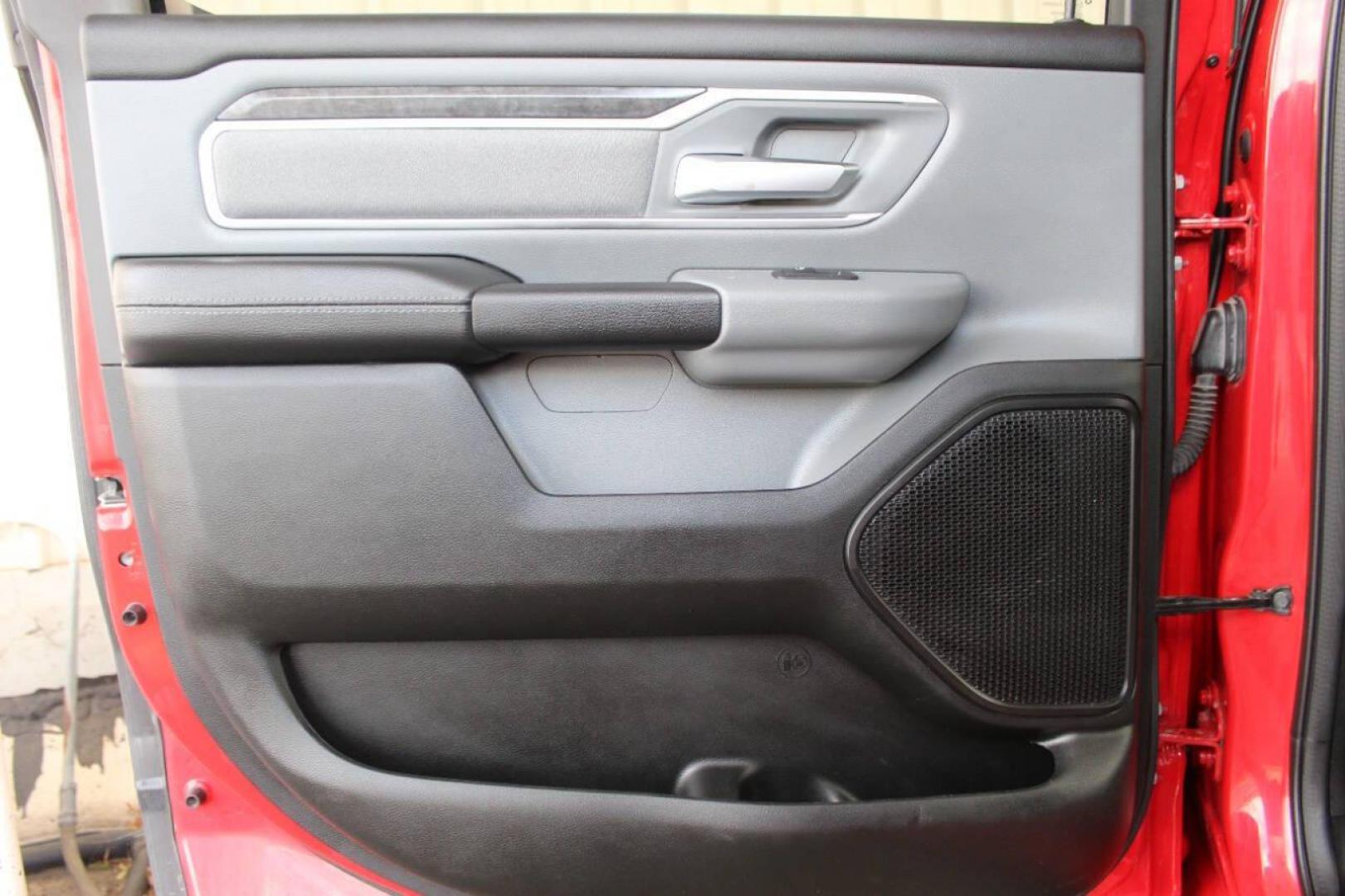 2022 Red RAM 1500 Big Horn Crew Cab SWB 4WD (1C6SRFFT0NN) with an 5.7L V8 OHV 16V engine, 8A transmission, located at 4301 NW 39th , Oklahoma City, OK, 73112, (405) 949-5600, 35.512135, -97.598671 - NO DRIVERS LICENCE NO-FULL COVERAGE INSURANCE-NO CREDIT CHECK. COME ON OVER TO SUPERSPORTS AND TAKE A LOOK AND TEST DRIVE. PLEASE GIVE US A CALL AT (405) 949-5600. NO LICENSIA DE MANEJAR- NO SEGURO DE COBERTURA TOTAL- NO VERIFICACCION DE CREDITO. POR FAVOR VENGAN A SUPERSPORTS, ECHE UN - Photo#18