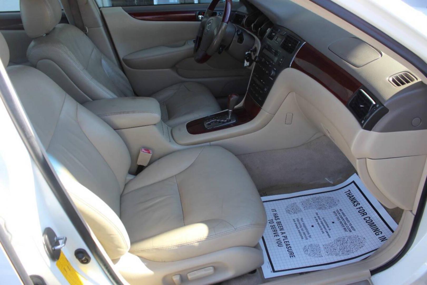 2003 White Lexus ES 300 Sedan (JTHBF30G735) with an 3.0L V6 DOHC 24V engine, 5-Speed Automatic Overdrive transmission, located at 4301 NW 39th , Oklahoma City, OK, 73112, (405) 949-5600, 35.512135, -97.598671 - NO DRIVERS LICENCE NO-FULL COVERAGE INSURANCE-NO CREDIT CHECK. COME ON OVER TO SUPERSPORTS AND TAKE A LOOK AND TEST DRIVE. PLEASE GIVE US A CALL AT (405) 949-5600. NO LICENSIA DE MANEJAR- NO SEGURO DE COBERTURA TOTAL- NO VERIFICACCION DE CREDITO. POR FAVOR VENGAN A SUPERSPORTS, ECHE UN - Photo#8