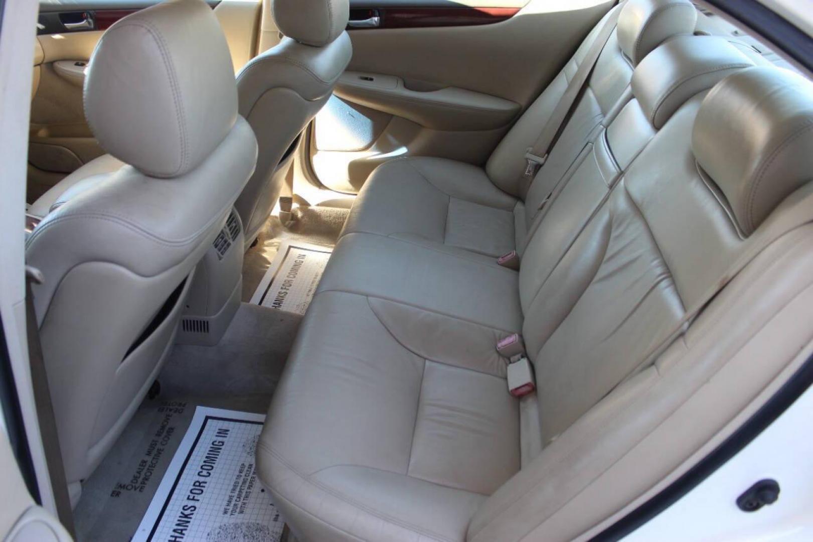 2003 White Lexus ES 300 Sedan (JTHBF30G735) with an 3.0L V6 DOHC 24V engine, 5-Speed Automatic Overdrive transmission, located at 4301 NW 39th , Oklahoma City, OK, 73112, (405) 949-5600, 35.512135, -97.598671 - NO DRIVERS LICENCE NO-FULL COVERAGE INSURANCE-NO CREDIT CHECK. COME ON OVER TO SUPERSPORTS AND TAKE A LOOK AND TEST DRIVE. PLEASE GIVE US A CALL AT (405) 949-5600. NO LICENSIA DE MANEJAR- NO SEGURO DE COBERTURA TOTAL- NO VERIFICACCION DE CREDITO. POR FAVOR VENGAN A SUPERSPORTS, ECHE UN - Photo#13