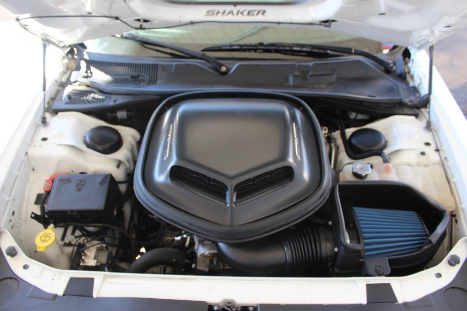 2018 White Dodge Challenger R/T Plus (2C3CDZBT2JH) with an 5.7L V8 OHV 16V engine, 6A transmission, located at 4301 NW 39th , Oklahoma City, OK, 73112, (405) 949-5600, 35.512135, -97.598671 - NO DRIVERS LICENCE NO-FULL COVERAGE INSURANCE-NO CREDIT CHECK. COME ON OVER TO SUPERSPORTS AND TAKE A LOOK AND TEST DRIVE. PLEASE GIVE US A CALL AT (405) 949-5600. NO LICENSIA DE MANEJAR- NO SEGURO DE COBERTURA TOTAL- NO VERIFICACCION DE CREDITO. POR FAVOR VENGAN A SUPERSPORTS, ECHE UN - Photo#7
