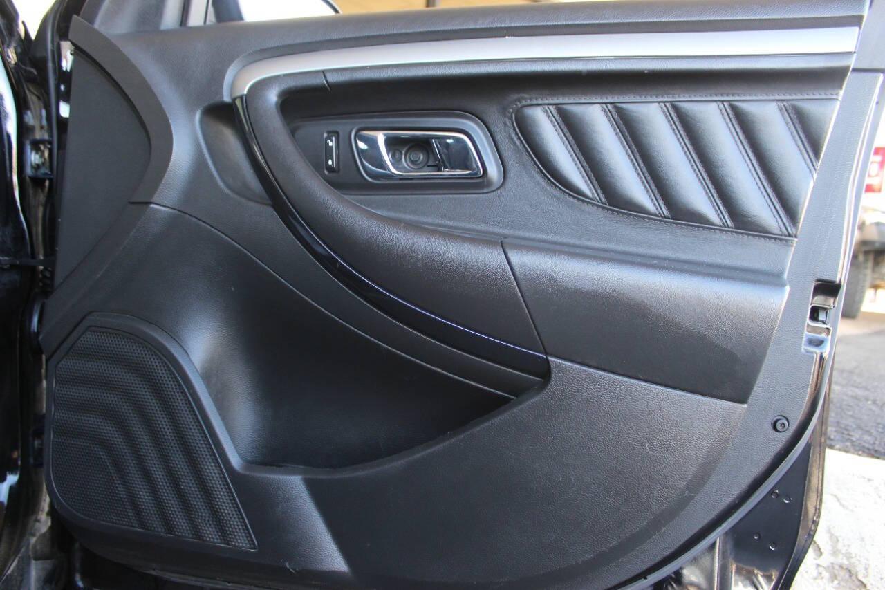 2017 Black Ford Taurus SEL FWD (1FAHP2E8XHG) with an 3.5L V6 DOHC 24V engine, 6A transmission, located at 4301 NW 39th , Oklahoma City, OK, 73112, (405) 949-5600, 35.512135, -97.598671 - NO DRIVERS LICENCE -NO FULL COVERAGE INSURANCE - NO CREDIT CHECK. COME ON OVER TO SUPERSPORTS, TAKE A LOOK AND TEST DRIVE. PLEASE GIVE US A CALL AT (405) 949-5600. NO LICENCIA DE CONDUCIR - NO SEGURO DE COBERTURA TOTAL - NO VERIFICACION DE CREDITO. VISITENOS EN SUPERSPORTS, MIRE NUESTRO - Photo#9