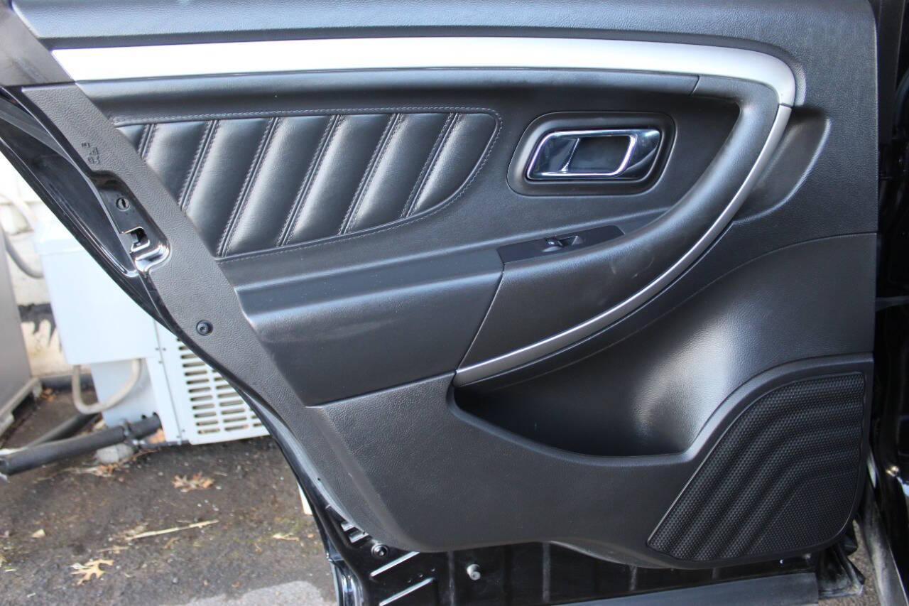 2017 Black Ford Taurus SEL FWD (1FAHP2E8XHG) with an 3.5L V6 DOHC 24V engine, 6A transmission, located at 4301 NW 39th , Oklahoma City, OK, 73112, (405) 949-5600, 35.512135, -97.598671 - NO DRIVERS LICENCE -NO FULL COVERAGE INSURANCE - NO CREDIT CHECK. COME ON OVER TO SUPERSPORTS, TAKE A LOOK AND TEST DRIVE. PLEASE GIVE US A CALL AT (405) 949-5600. NO LICENCIA DE CONDUCIR - NO SEGURO DE COBERTURA TOTAL - NO VERIFICACION DE CREDITO. VISITENOS EN SUPERSPORTS, MIRE NUESTRO - Photo#14