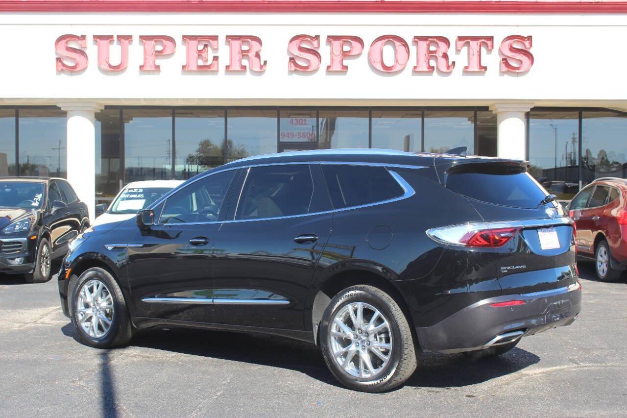 2023 Black Buick Enclave Essence AWD (5GAEVAKW7PJ) with an 3.6L V6 3.6L V6 engine, Automatic 9-Speed transmission, located at 4301 NW 39th , Oklahoma City, OK, 73112, (405) 949-5600, 35.512135, -97.598671 - NO DRIVERS LICENCE -NO FULL COVERAGE INSURANCE - NO CREDIT CHECK. COME ON OVER TO SUPERSPORTS, TAKE A LOOK AND TEST DRIVE. PLEASE GIVE US A CALL AT (405) 949-5600. NO LICENCIA DE CONDUCIR - NO SEGURO DE COBERTURA TOTAL - NO VERIFICACION DE CREDITO. VISITENOS EN SUPERSPORTS, MIRE NUESTRO - Photo#4