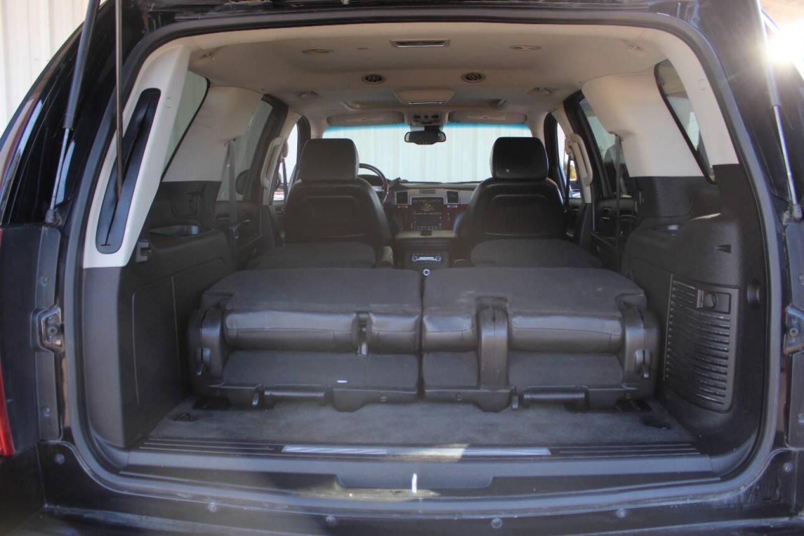 2008 Black Cadillac Escalade AWD (1GYFK63808R) with an 6.2L V8 OHV 16V engine, 6-Speed Automatic Overdrive transmission, located at 4301 NW 39th , Oklahoma City, OK, 73112, (405) 949-5600, 35.512135, -97.598671 - NO DRIVERS LICENCE NO-FULL COVERAGE INSURANCE-NO CREDIT CHECK. COME ON OVER TO SUPERSPORTS AND TAKE A LOOK AND TEST DRIVE. PLEASE GIVE US A CALL AT (405) 949-5600. NO LICENSIA DE MANEJAR- NO SEGURO DE COBERTURA TOTAL- NO VERIFICACCION DE CREDITO. POR FAVOR VENGAN A SUPERSPORTS, ECHE UN - Photo#11
