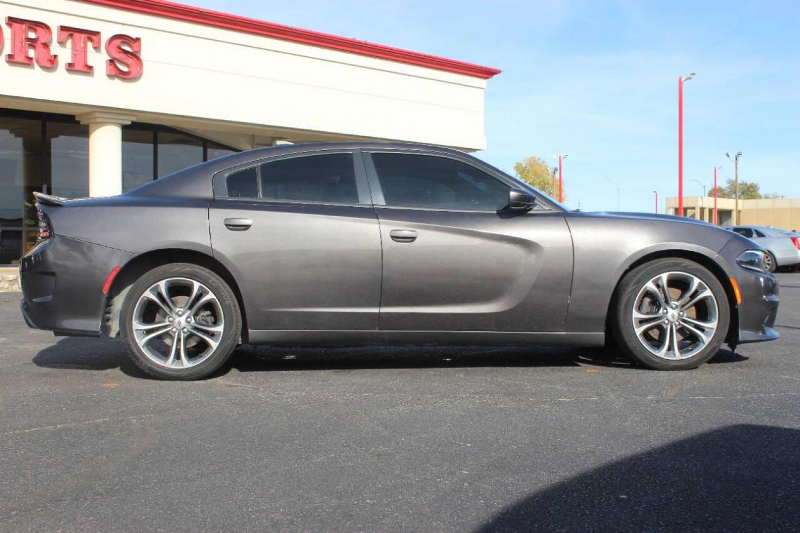 2020 Gray Dodge Charger R/T (2C3CDXCT1LH) with an 5.7L V8 OHV 16V engine, 8A transmission, located at 4301 NW 39th , Oklahoma City, OK, 73112, (405) 949-5600, 35.512135, -97.598671 - NO DRIVERS LICENCE NO-FULL COVERAGE INSURANCE-NO CREDIT CHECK. COME ON OVER TO SUPERSPORTS AND TAKE A LOOK AND TEST DRIVE. PLEASE GIVE US A CALL AT (405) 949-5600. NO LICENSIA DE MANEJAR- NO SEGURO DE COBERTURA TOTAL- NO VERIFICACCION DE CREDITO. POR FAVOR VENGAN A SUPERSPORTS, ECHE UN - Photo#2