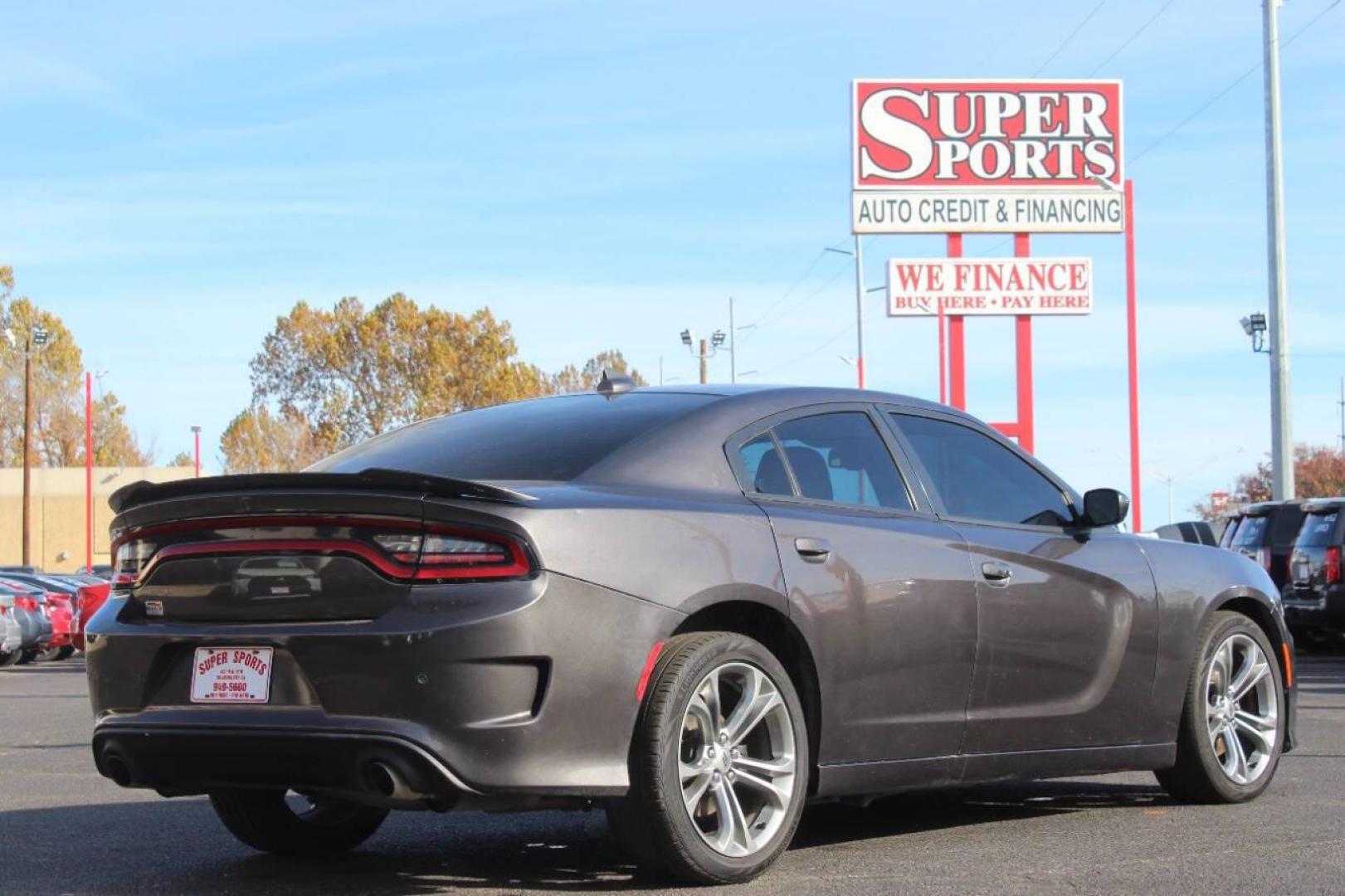 2020 Gray Dodge Charger R/T (2C3CDXCT1LH) with an 5.7L V8 OHV 16V engine, 8A transmission, located at 4301 NW 39th , Oklahoma City, OK, 73112, (405) 949-5600, 35.512135, -97.598671 - NO DRIVERS LICENCE NO-FULL COVERAGE INSURANCE-NO CREDIT CHECK. COME ON OVER TO SUPERSPORTS AND TAKE A LOOK AND TEST DRIVE. PLEASE GIVE US A CALL AT (405) 949-5600. NO LICENSIA DE MANEJAR- NO SEGURO DE COBERTURA TOTAL- NO VERIFICACCION DE CREDITO. POR FAVOR VENGAN A SUPERSPORTS, ECHE UN - Photo#3