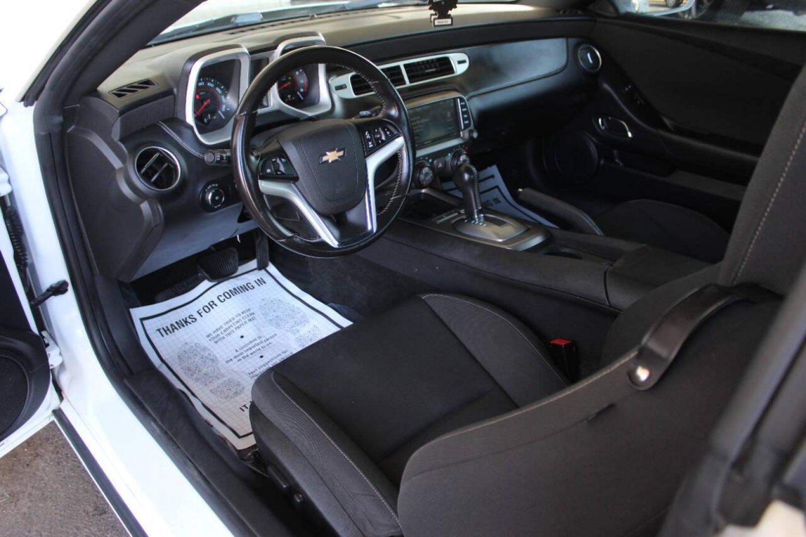 2015 White Chevrolet Camaro 1LT Coupe (2G1FD1E34F9) with an 3.6L V6 DOHC 24V FFV engine, 6-Speed Automatic transmission, located at 4301 NW 39th , Oklahoma City, OK, 73112, (405) 949-5600, 35.512135, -97.598671 - NO DRIVERS LICENCE NO-FULL COVERAGE INSURANCE-NO CREDIT CHECK. COME ON OVER TO SUPERSPORTS AND TAKE A LOOK AND TEST DRIVE. PLEASE GIVE US A CALL AT (405) 949-5600. NO LICENSIA DE MANEJAR- NO SEGURO DE COBERTURA TOTAL- NO VERIFICACCION DE CREDITO. POR FAVOR VENGAN A SUPERSPORTS, ECHE UN - Photo#13