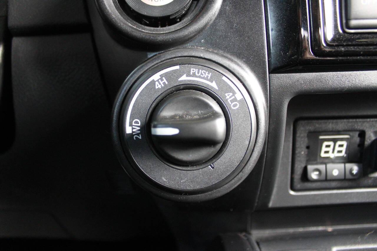 2020 Tan Nissan Titan Platinum Reserve Crew Cab 4WD (1N6AA1ED5LN) with an 5.6L V8 5.6L V8 engine, Automatic 9-Speed transmission, located at 4301 NW 39th , Oklahoma City, OK, 73112, (405) 949-5600, 35.512135, -97.598671 - NO DRIVERS LICENCE NO-FULL COVERAGE INSURANCE-NO CREDIT CHECK. COME ON OVER TO SUPERSPORTS AND TAKE A LOOK AND TEST DRIVE. PLEASE GIVE US A CALL AT (405) 949-5600. NO LICENSIA DE MANEJAR- NO SEGURO DE COBERTURA TOTAL- NO VERIFICACCION DE CREDITO. POR FAVOR VENGAN A SUPERSPORTS, ECHE UN - Photo#26