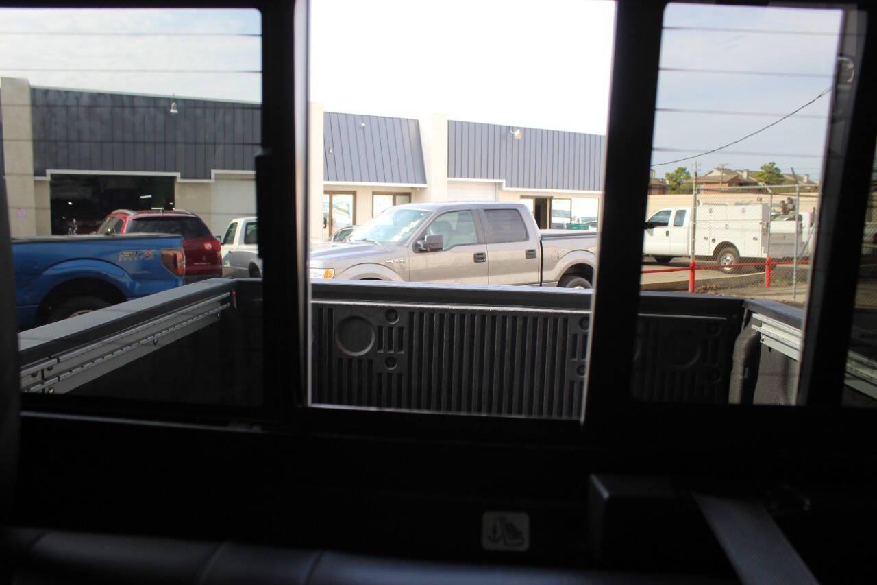 2020 Tan Nissan Titan Platinum Reserve Crew Cab 4WD (1N6AA1ED5LN) with an 5.6L V8 5.6L V8 engine, Automatic 9-Speed transmission, located at 4301 NW 39th , Oklahoma City, OK, 73112, (405) 949-5600, 35.512135, -97.598671 - NO DRIVERS LICENCE NO-FULL COVERAGE INSURANCE-NO CREDIT CHECK. COME ON OVER TO SUPERSPORTS AND TAKE A LOOK AND TEST DRIVE. PLEASE GIVE US A CALL AT (405) 949-5600. NO LICENSIA DE MANEJAR- NO SEGURO DE COBERTURA TOTAL- NO VERIFICACCION DE CREDITO. POR FAVOR VENGAN A SUPERSPORTS, ECHE UN - Photo#28