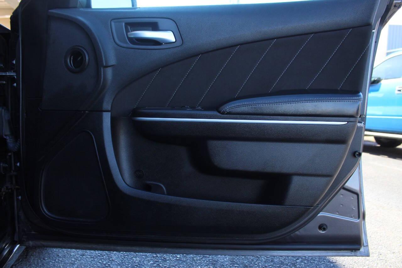 2021 Gray Dodge Charger SXT (2C3CDXBG0MH) with an 3.6L V6 DOHC 24V engine, 8A transmission, located at 4301 NW 39th , Oklahoma City, OK, 73112, (405) 949-5600, 35.512135, -97.598671 - NO DRIVERS LICENCE -NO FULL COVERAGE INSURANCE - NO CREDIT CHECK. COME ON OVER TO SUPERSPORTS, TAKE A LOOK AND TEST DRIVE. PLEASE GIVE US A CALL AT (405) 949-5600. NO LICENCIA DE CONDUCIR - NO SEGURO DE COBERTURA TOTAL - NO VERIFICACION DE CREDITO. VISITENOS EN SUPERSPORTS, MIRE NUESTRO - Photo#9