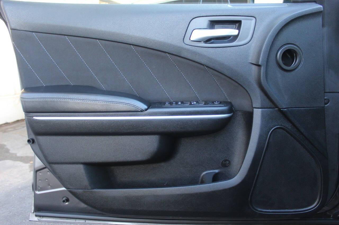 2021 Gray Dodge Charger SXT (2C3CDXBG0MH) with an 3.6L V6 DOHC 24V engine, 8A transmission, located at 4301 NW 39th , Oklahoma City, OK, 73112, (405) 949-5600, 35.512135, -97.598671 - NO DRIVERS LICENCE -NO FULL COVERAGE INSURANCE - NO CREDIT CHECK. COME ON OVER TO SUPERSPORTS, TAKE A LOOK AND TEST DRIVE. PLEASE GIVE US A CALL AT (405) 949-5600. NO LICENCIA DE CONDUCIR - NO SEGURO DE COBERTURA TOTAL - NO VERIFICACION DE CREDITO. VISITENOS EN SUPERSPORTS, MIRE NUESTRO - Photo#16