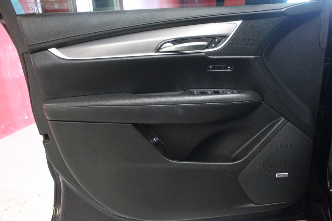 2018 Purple Cadillac XT5 Luxury (1GYKNCRS5JZ) with an 3.6L V6 3.6L V6 engine, Automatic 8-Speed transmission, located at 4301 NW 39th , Oklahoma City, OK, 73112, (405) 949-5600, 35.512135, -97.598671 - NO DRIVERS LICENCE NO-FULL COVERAGE INSURANCE-NO CREDIT CHECK. COME ON OVER TO SUPERSPORTS AND TAKE A LOOK AND TEST DRIVE. PLEASE GIVE US A CALL AT (405) 949-5600. NO LICENSIA DE MANEJAR- NO SEGURO DE COBERTURA TOTAL- NO VERIFICACCION DE CREDITO. POR FAVOR VENGAN A SUPERSPORTS, ECHE UN - Photo#17