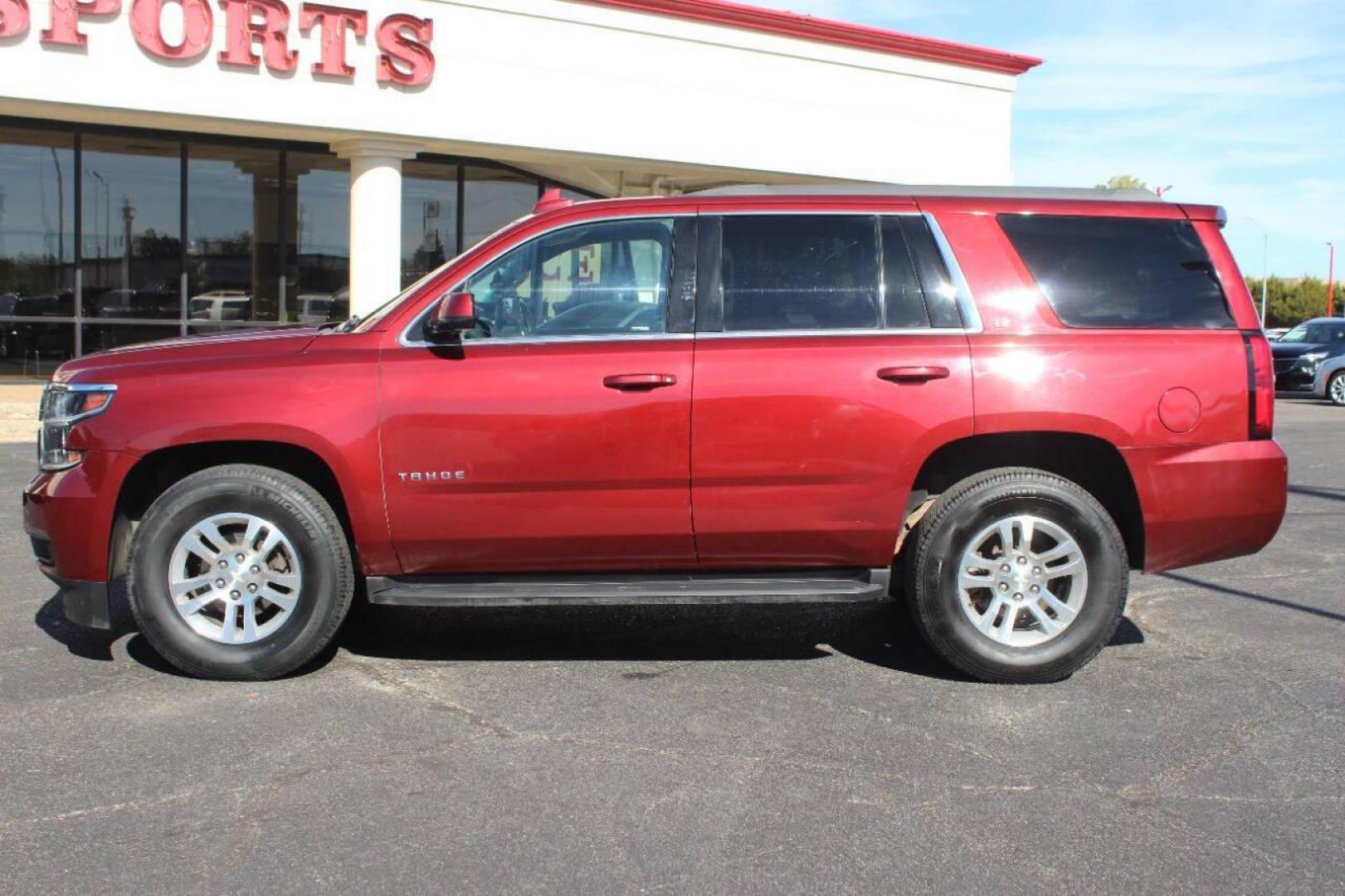 2017 Burgundy Chevrolet Tahoe LT 4WD (1GNSKBKC5HR) with an 5.3L V8 OHV 16V engine, 6A transmission, located at 4301 NW 39th , Oklahoma City, OK, 73112, (405) 949-5600, 35.512135, -97.598671 - NO DRIVERS LICENCE NO-FULL COVERAGE INSURANCE-NO CREDIT CHECK. COME ON OVER TO SUPERSPORTS AND TAKE A LOOK AND TEST DRIVE. PLEASE GIVE US A CALL AT (405) 949-5600. NO LICENSIA DE MANEJAR- NO SEGURO DE COBERTURA TOTAL- NO VERIFICACCION DE CREDITO. POR FAVOR VENGAN A SUPERSPORTS, ECHE UN - Photo#5