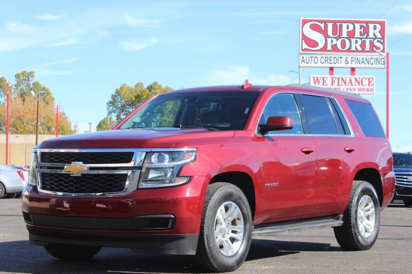 2017 Burgundy Chevrolet Tahoe LT 4WD (1GNSKBKC5HR) with an 5.3L V8 OHV 16V engine, 6A transmission, located at 4301 NW 39th , Oklahoma City, OK, 73112, (405) 949-5600, 35.512135, -97.598671 - NO DRIVERS LICENCE NO-FULL COVERAGE INSURANCE-NO CREDIT CHECK. COME ON OVER TO SUPERSPORTS AND TAKE A LOOK AND TEST DRIVE. PLEASE GIVE US A CALL AT (405) 949-5600. NO LICENSIA DE MANEJAR- NO SEGURO DE COBERTURA TOTAL- NO VERIFICACCION DE CREDITO. POR FAVOR VENGAN A SUPERSPORTS, ECHE UN - Photo#6