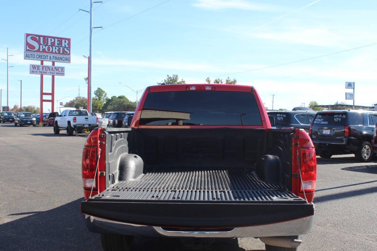 2020 Red RAM 1500 Classic Tradesman Quad Cab 2WD (1C6RR6FG2LS) with an 3.6L V6 DOHC 24V FFV engine, 8A transmission, located at 4301 NW 39th , Oklahoma City, OK, 73112, (405) 949-5600, 35.512135, -97.598671 - NO DRIVERS LICENCE -NO FULL COVERAGE INSURANCE - NO CREDIT CHECK. COME ON OVER TO SUPERSPORTS, TAKE A LOOK AND TEST DRIVE. PLEASE GIVE US A CALL AT (405) 949-5600. NO LICENCIA DE CONDUCIR - NO SEGURO DE COBERTURA TOTAL - NO VERIFICACION DE CREDITO. VISITENOS EN SUPERSPORTS, MIRE NUESTRO - Photo#12