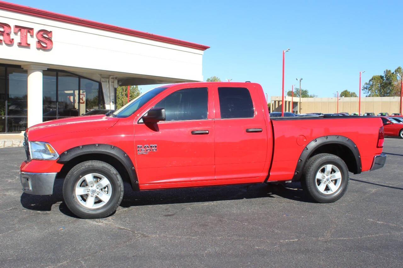 2020 Red RAM 1500 Classic Tradesman Quad Cab 2WD (1C6RR6FG2LS) with an 3.6L V6 DOHC 24V FFV engine, 8A transmission, located at 4301 NW 39th , Oklahoma City, OK, 73112, (405) 949-5600, 35.512135, -97.598671 - NO DRIVERS LICENCE -NO FULL COVERAGE INSURANCE - NO CREDIT CHECK. COME ON OVER TO SUPERSPORTS, TAKE A LOOK AND TEST DRIVE. PLEASE GIVE US A CALL AT (405) 949-5600. NO LICENCIA DE CONDUCIR - NO SEGURO DE COBERTURA TOTAL - NO VERIFICACION DE CREDITO. VISITENOS EN SUPERSPORTS, MIRE NUESTRO - Photo#5