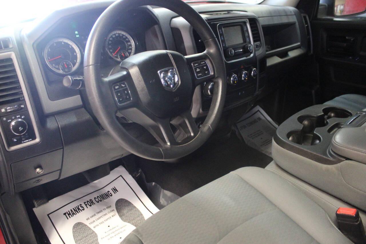 2020 Red RAM 1500 Classic Tradesman Quad Cab 2WD (1C6RR6FG2LS) with an 3.6L V6 DOHC 24V FFV engine, 8A transmission, located at 4301 NW 39th , Oklahoma City, OK, 73112, (405) 949-5600, 35.512135, -97.598671 - NO DRIVERS LICENCE -NO FULL COVERAGE INSURANCE - NO CREDIT CHECK. COME ON OVER TO SUPERSPORTS, TAKE A LOOK AND TEST DRIVE. PLEASE GIVE US A CALL AT (405) 949-5600. NO LICENCIA DE CONDUCIR - NO SEGURO DE COBERTURA TOTAL - NO VERIFICACION DE CREDITO. VISITENOS EN SUPERSPORTS, MIRE NUESTRO - Photo#15