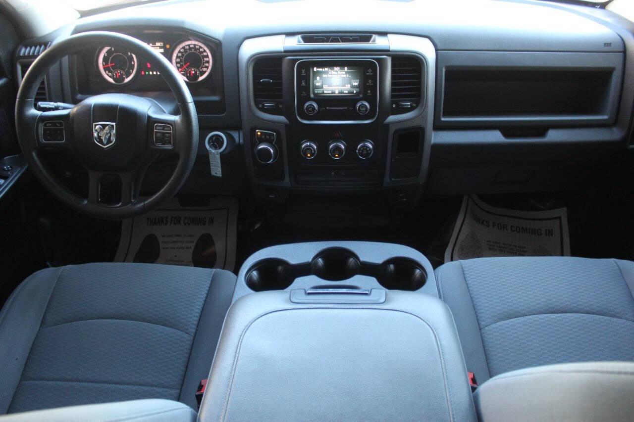 2020 Red RAM 1500 Classic Tradesman Quad Cab 2WD (1C6RR6FG2LS) with an 3.6L V6 DOHC 24V FFV engine, 8A transmission, located at 4301 NW 39th , Oklahoma City, OK, 73112, (405) 949-5600, 35.512135, -97.598671 - NO DRIVERS LICENCE -NO FULL COVERAGE INSURANCE - NO CREDIT CHECK. COME ON OVER TO SUPERSPORTS, TAKE A LOOK AND TEST DRIVE. PLEASE GIVE US A CALL AT (405) 949-5600. NO LICENCIA DE CONDUCIR - NO SEGURO DE COBERTURA TOTAL - NO VERIFICACION DE CREDITO. VISITENOS EN SUPERSPORTS, MIRE NUESTRO - Photo#17