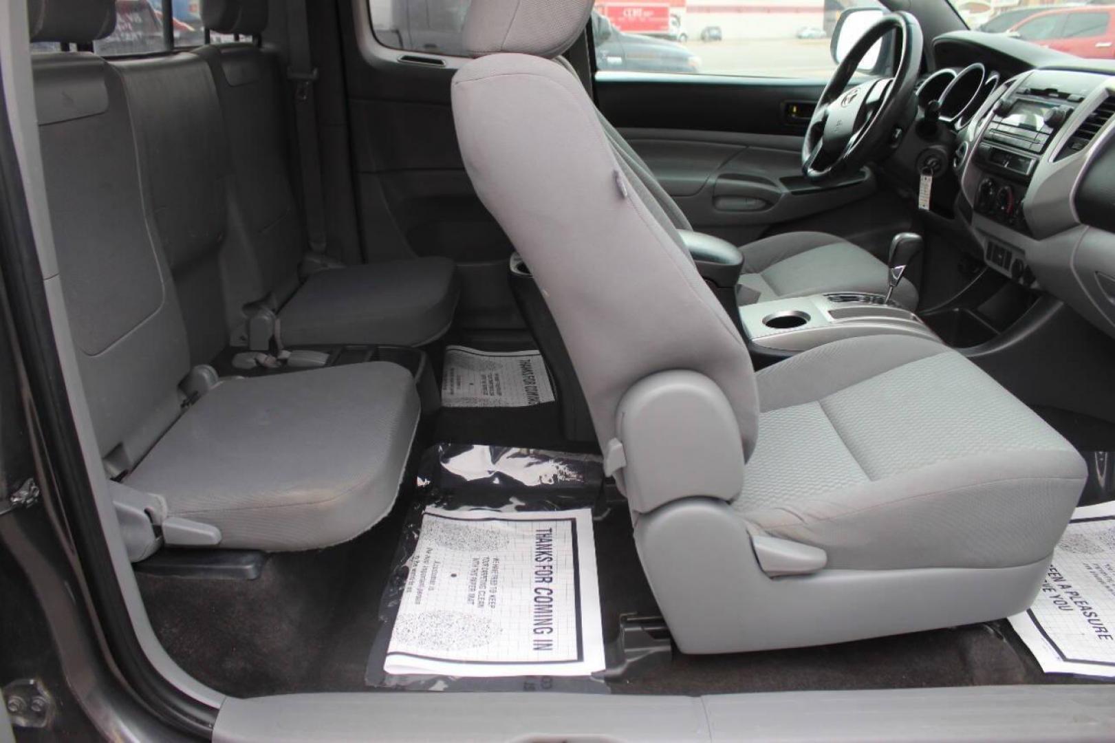 2012 Gray Toyota Tacoma Access Cab V6 Auto 4WD (5TFUU4EN2CX) with an 4.0L V6 DOHC 24V engine, 5-Speed Automatic transmission, located at 4301 NW 39th , Oklahoma City, OK, 73112, (405) 949-5600, 35.512135, -97.598671 - NO DRIVERS LICENCE NO-FULL COVERAGE INSURANCE-NO CREDIT CHECK. COME ON OVER TO SUPERSPORTS AND TAKE A LOOK AND TEST DRIVE. PLEASE GIVE US A CALL AT (405) 949-5600. NO LICENSIA DE MANEJAR- NO SEGURO DE COBERTURA TOTAL- NO VERIFICACCION DE CREDITO. POR FAVOR VENGAN A SUPERSPORTS, ECHE UN - Photo#11