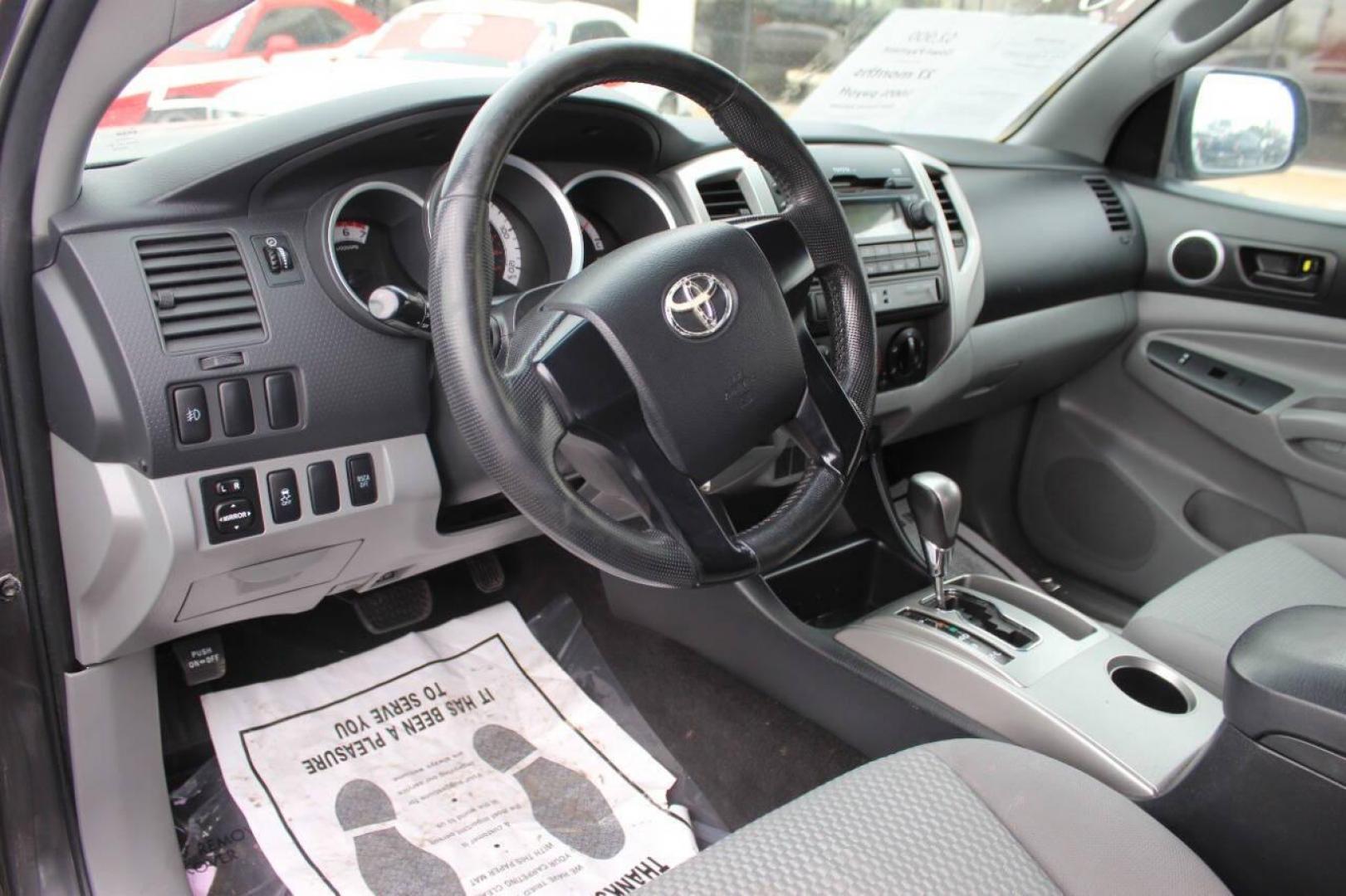 2012 Gray Toyota Tacoma Access Cab V6 Auto 4WD (5TFUU4EN2CX) with an 4.0L V6 DOHC 24V engine, 5-Speed Automatic transmission, located at 4301 NW 39th , Oklahoma City, OK, 73112, (405) 949-5600, 35.512135, -97.598671 - NO DRIVERS LICENCE NO-FULL COVERAGE INSURANCE-NO CREDIT CHECK. COME ON OVER TO SUPERSPORTS AND TAKE A LOOK AND TEST DRIVE. PLEASE GIVE US A CALL AT (405) 949-5600. NO LICENSIA DE MANEJAR- NO SEGURO DE COBERTURA TOTAL- NO VERIFICACCION DE CREDITO. POR FAVOR VENGAN A SUPERSPORTS, ECHE UN - Photo#13