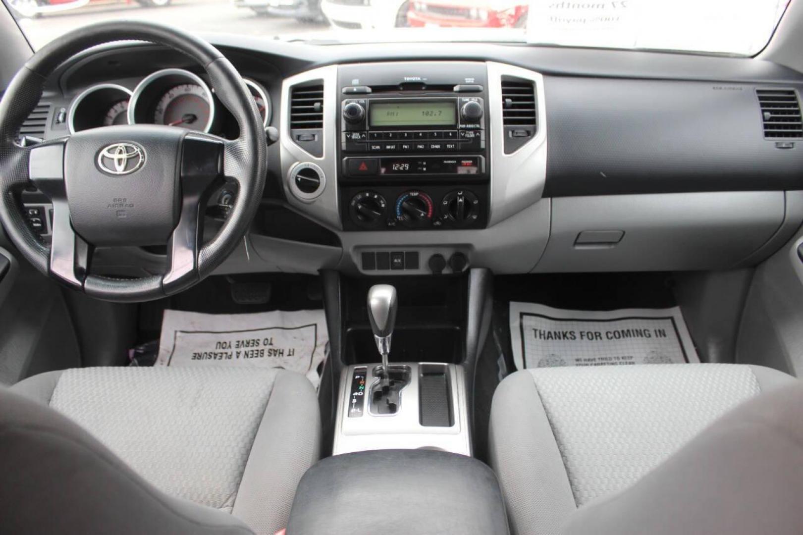 2012 Gray Toyota Tacoma Access Cab V6 Auto 4WD (5TFUU4EN2CX) with an 4.0L V6 DOHC 24V engine, 5-Speed Automatic transmission, located at 4301 NW 39th , Oklahoma City, OK, 73112, (405) 949-5600, 35.512135, -97.598671 - NO DRIVERS LICENCE NO-FULL COVERAGE INSURANCE-NO CREDIT CHECK. COME ON OVER TO SUPERSPORTS AND TAKE A LOOK AND TEST DRIVE. PLEASE GIVE US A CALL AT (405) 949-5600. NO LICENSIA DE MANEJAR- NO SEGURO DE COBERTURA TOTAL- NO VERIFICACCION DE CREDITO. POR FAVOR VENGAN A SUPERSPORTS, ECHE UN - Photo#17