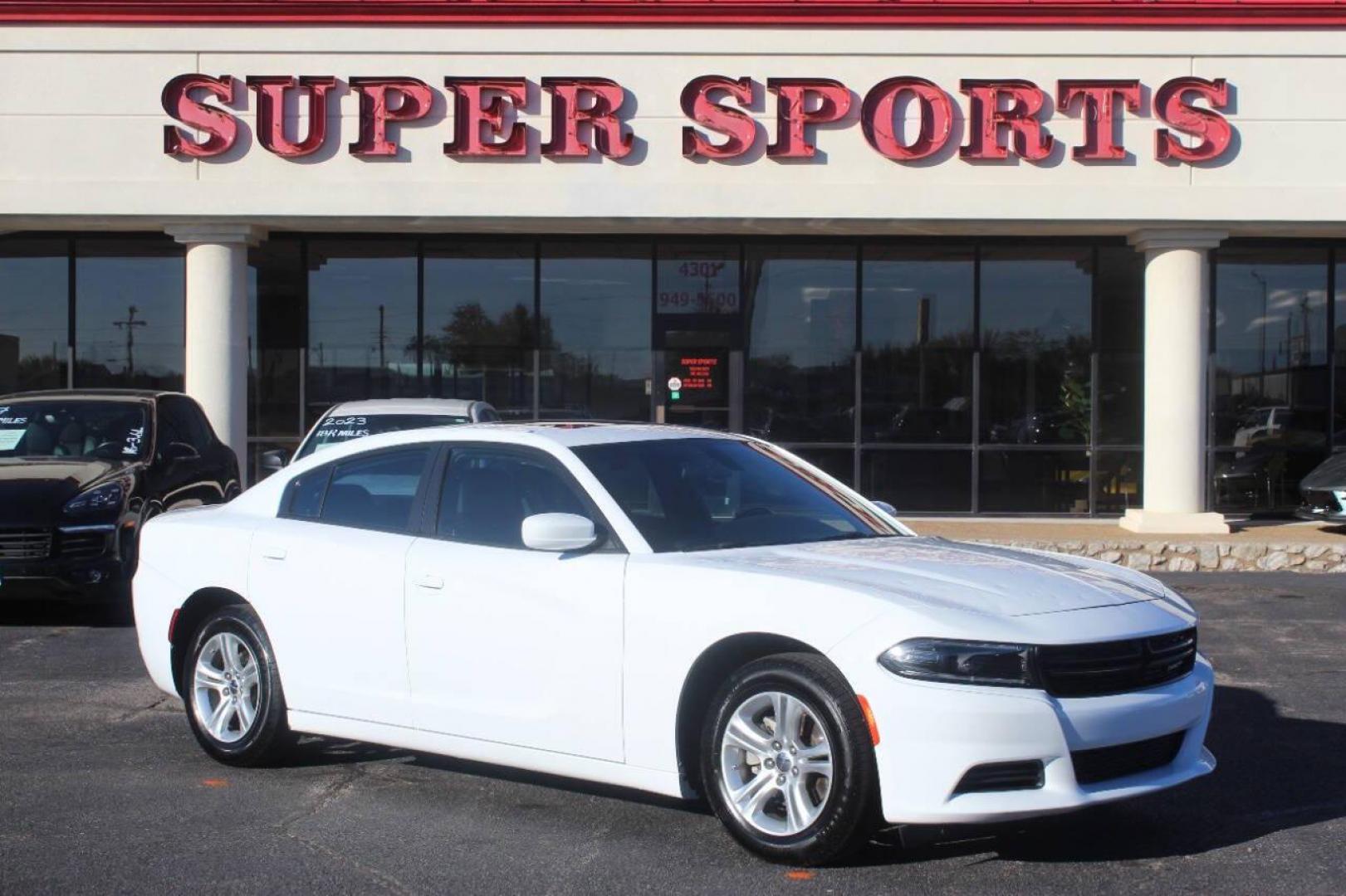 2022 White Dodge Charger SXT (2C3CDXBG6NH) with an 3.6L V6 DOHC 24V engine, 8A transmission, located at 4301 NW 39th , Oklahoma City, OK, 73112, (405) 949-5600, 35.512135, -97.598671 - NO DRIVERS LICENCE NO-FULL COVERAGE INSURANCE-NO CREDIT CHECK. COME ON OVER TO SUPERSPORTS AND TAKE A LOOK AND TEST DRIVE. PLEASE GIVE US A CALL AT (405) 949-5600. NO LICENSIA DE MANEJAR- NO SEGURO DE COBERTURA TOTAL- NO VERIFICACCION DE CREDITO. POR FAVOR VENGAN A SUPERSPORTS, ECHE UN - Photo#2