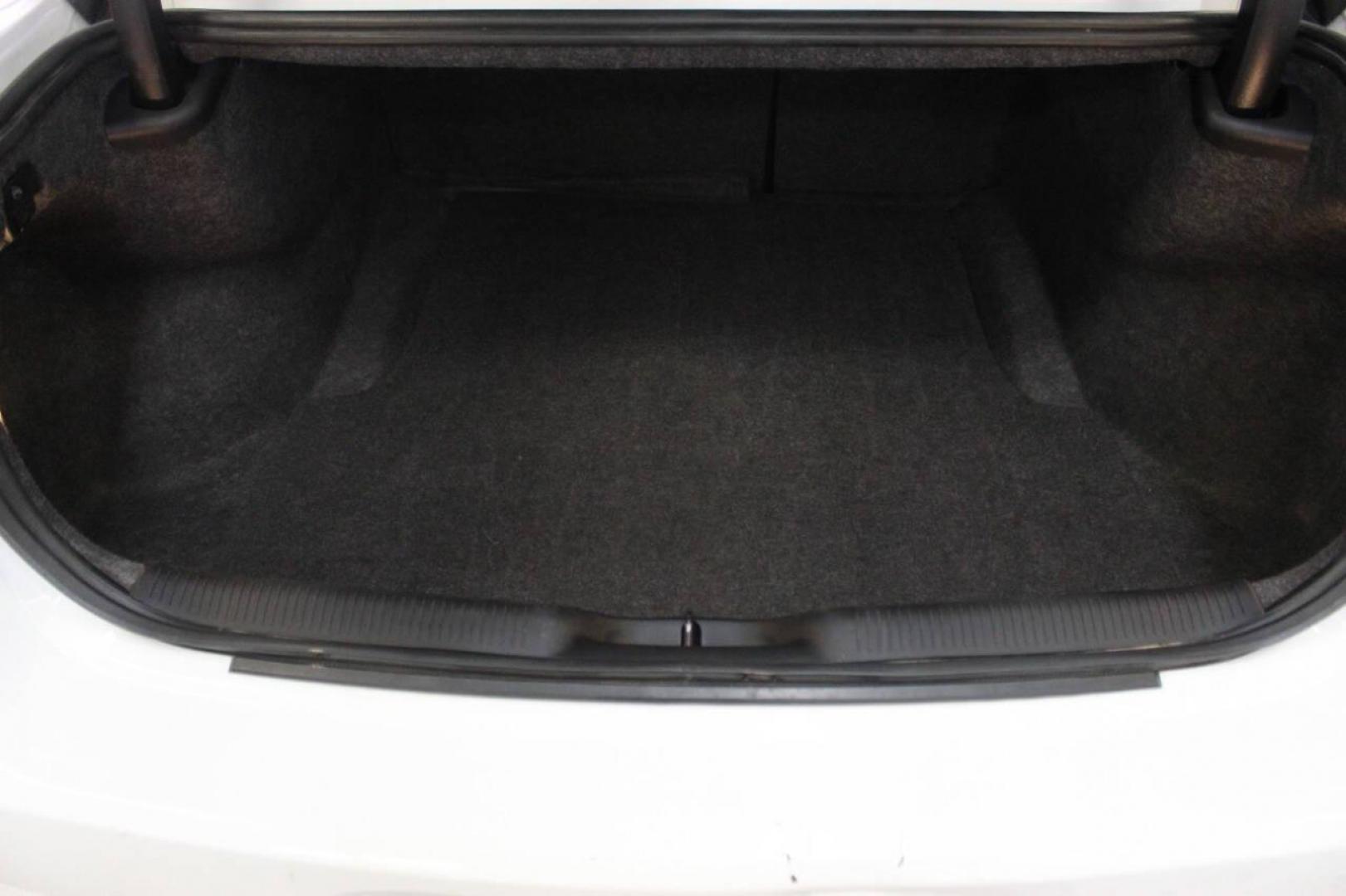 2022 White Dodge Charger SXT (2C3CDXBG6NH) with an 3.6L V6 DOHC 24V engine, 8A transmission, located at 4301 NW 39th , Oklahoma City, OK, 73112, (405) 949-5600, 35.512135, -97.598671 - NO DRIVERS LICENCE NO-FULL COVERAGE INSURANCE-NO CREDIT CHECK. COME ON OVER TO SUPERSPORTS AND TAKE A LOOK AND TEST DRIVE. PLEASE GIVE US A CALL AT (405) 949-5600. NO LICENSIA DE MANEJAR- NO SEGURO DE COBERTURA TOTAL- NO VERIFICACCION DE CREDITO. POR FAVOR VENGAN A SUPERSPORTS, ECHE UN - Photo#13