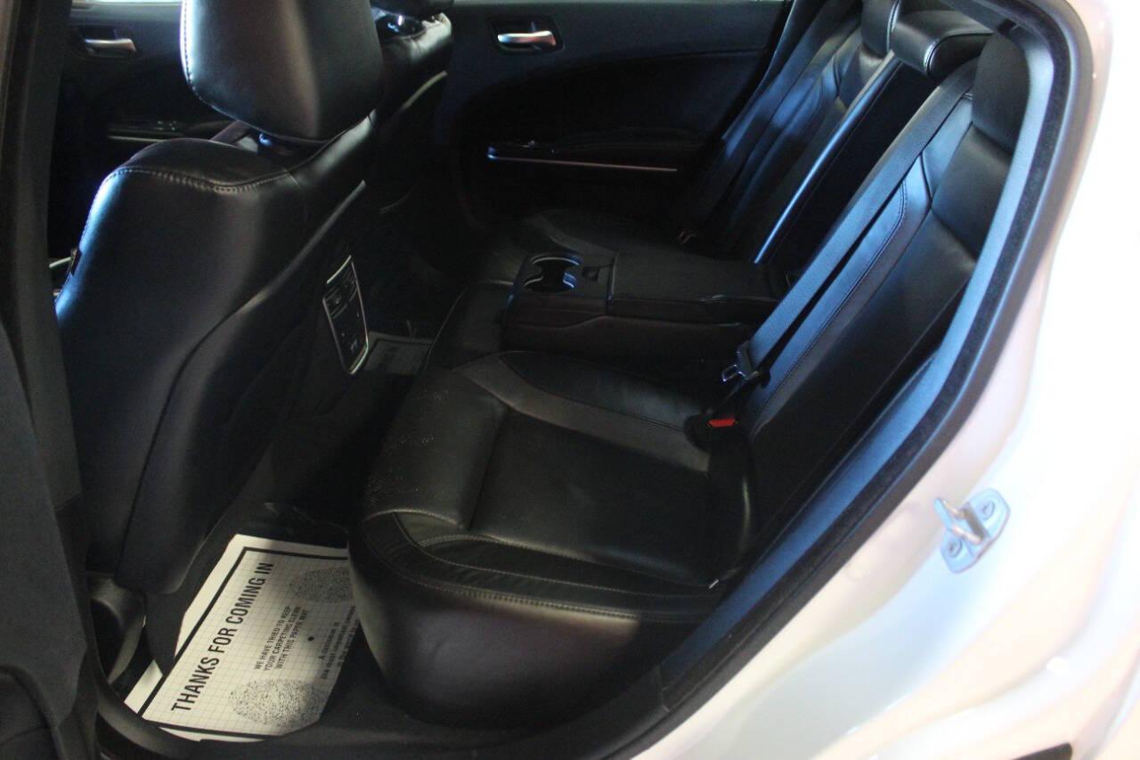 2022 White Dodge Charger SXT (2C3CDXBG6NH) with an 3.6L V6 DOHC 24V engine, 8A transmission, located at 4301 NW 39th , Oklahoma City, OK, 73112, (405) 949-5600, 35.512135, -97.598671 - NO DRIVERS LICENCE -NO FULL COVERAGE INSURANCE - NO CREDIT CHECK. COME ON OVER TO SUPERSPORTS, TAKE A LOOK AND TEST DRIVE. PLEASE GIVE US A CALL AT (405) 949-5600. NO LICENCIA DE CONDUCIR - NO SEGURO DE COBERTURA TOTAL - NO VERIFICACION DE CREDITO. VISITENOS EN SUPERSPORTS, MIRE NUESTRO - Photo#13