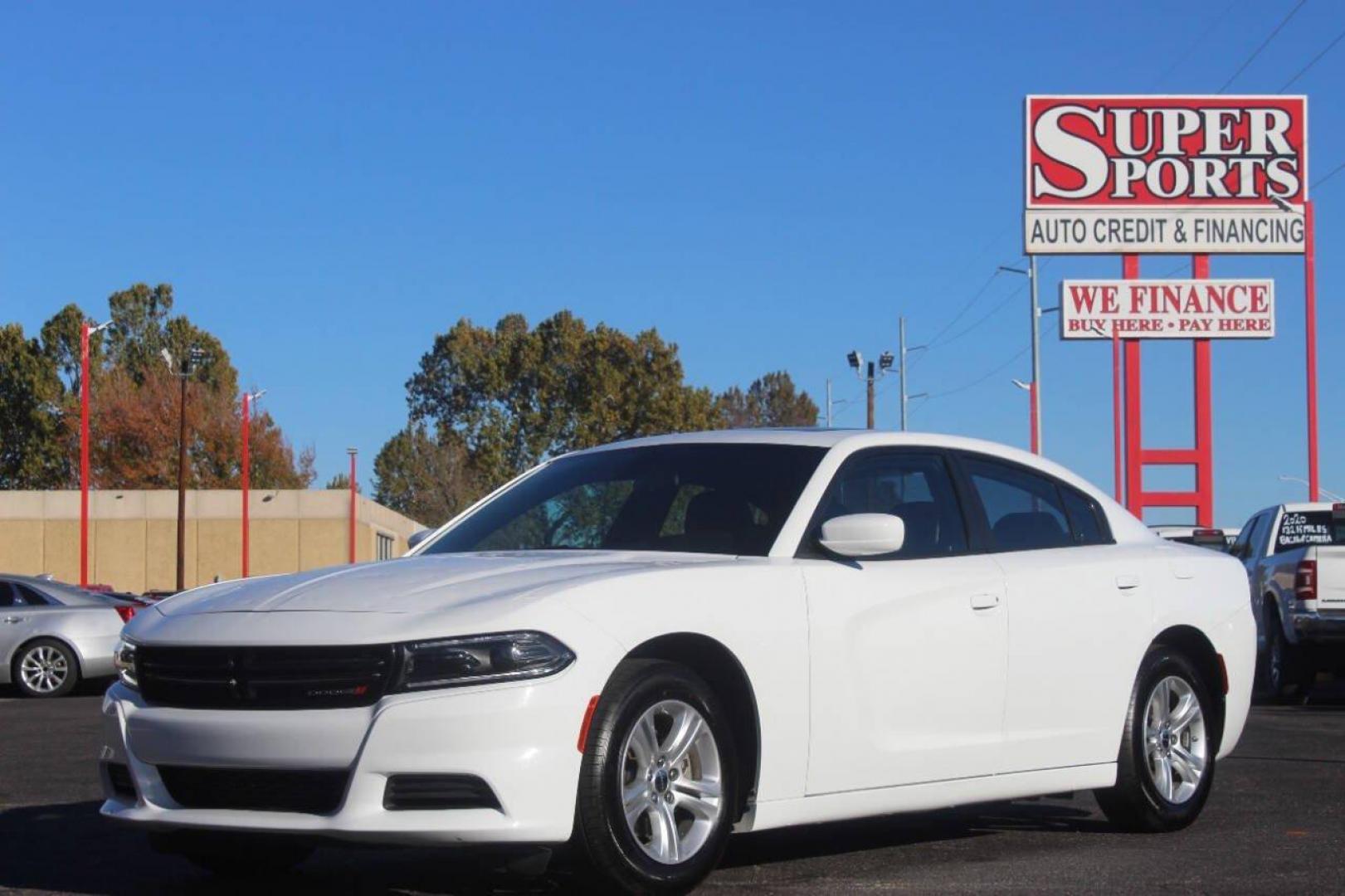 2022 White Dodge Charger SXT (2C3CDXBG6NH) with an 3.6L V6 DOHC 24V engine, 8A transmission, located at 4301 NW 39th , Oklahoma City, OK, 73112, (405) 949-5600, 35.512135, -97.598671 - NO DRIVERS LICENCE NO-FULL COVERAGE INSURANCE-NO CREDIT CHECK. COME ON OVER TO SUPERSPORTS AND TAKE A LOOK AND TEST DRIVE. PLEASE GIVE US A CALL AT (405) 949-5600. NO LICENSIA DE MANEJAR- NO SEGURO DE COBERTURA TOTAL- NO VERIFICACCION DE CREDITO. POR FAVOR VENGAN A SUPERSPORTS, ECHE UN - Photo#7