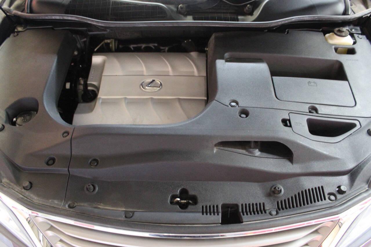 2015 Gray Lexus RX 350 FWD (2T2ZK1BA4FC) with an 3.5L V6 DOHC 24V engine, 6-Speed Automatic transmission, located at 4301 NW 39th , Oklahoma City, OK, 73112, (405) 949-5600, 35.512135, -97.598671 - NO DRIVERS LICENCE -NO FULL COVERAGE INSURANCE - NO CREDIT CHECK. COME ON OVER TO SUPERSPORTS, TAKE A LOOK AND TEST DRIVE. PLEASE GIVE US A CALL AT (405) 949-5600. NO LICENCIA DE CONDUCIR - NO SEGURO DE COBERTURA TOTAL - NO VERIFICACION DE CREDITO. VISITENOS EN SUPERSPORTS, MIRE NUESTRO - Photo#7