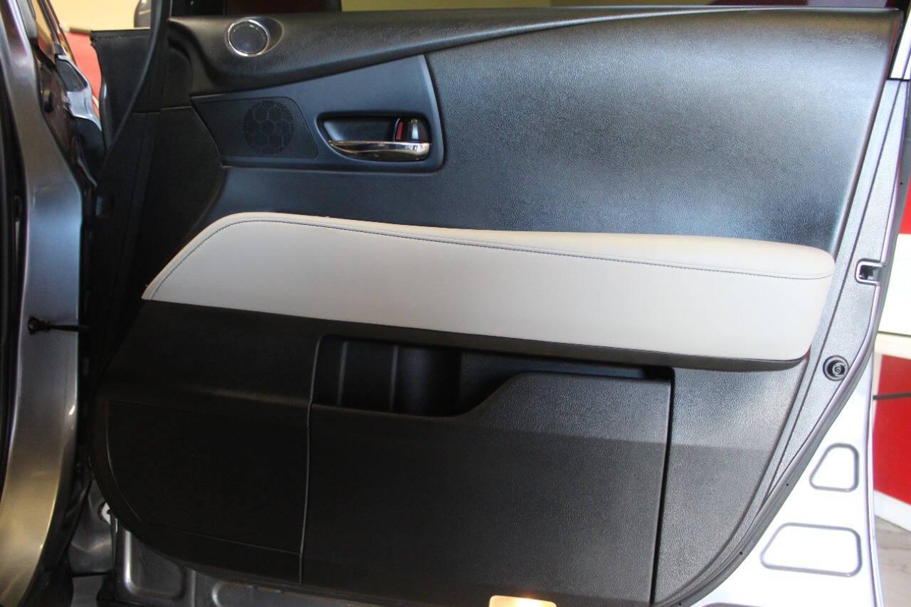 2015 Gray Lexus RX 350 FWD (2T2ZK1BA4FC) with an 3.5L V6 DOHC 24V engine, 6-Speed Automatic transmission, located at 4301 NW 39th , Oklahoma City, OK, 73112, (405) 949-5600, 35.512135, -97.598671 - NO DRIVERS LICENCE -NO FULL COVERAGE INSURANCE - NO CREDIT CHECK. COME ON OVER TO SUPERSPORTS, TAKE A LOOK AND TEST DRIVE. PLEASE GIVE US A CALL AT (405) 949-5600. NO LICENCIA DE CONDUCIR - NO SEGURO DE COBERTURA TOTAL - NO VERIFICACION DE CREDITO. VISITENOS EN SUPERSPORTS, MIRE NUESTRO - Photo#9