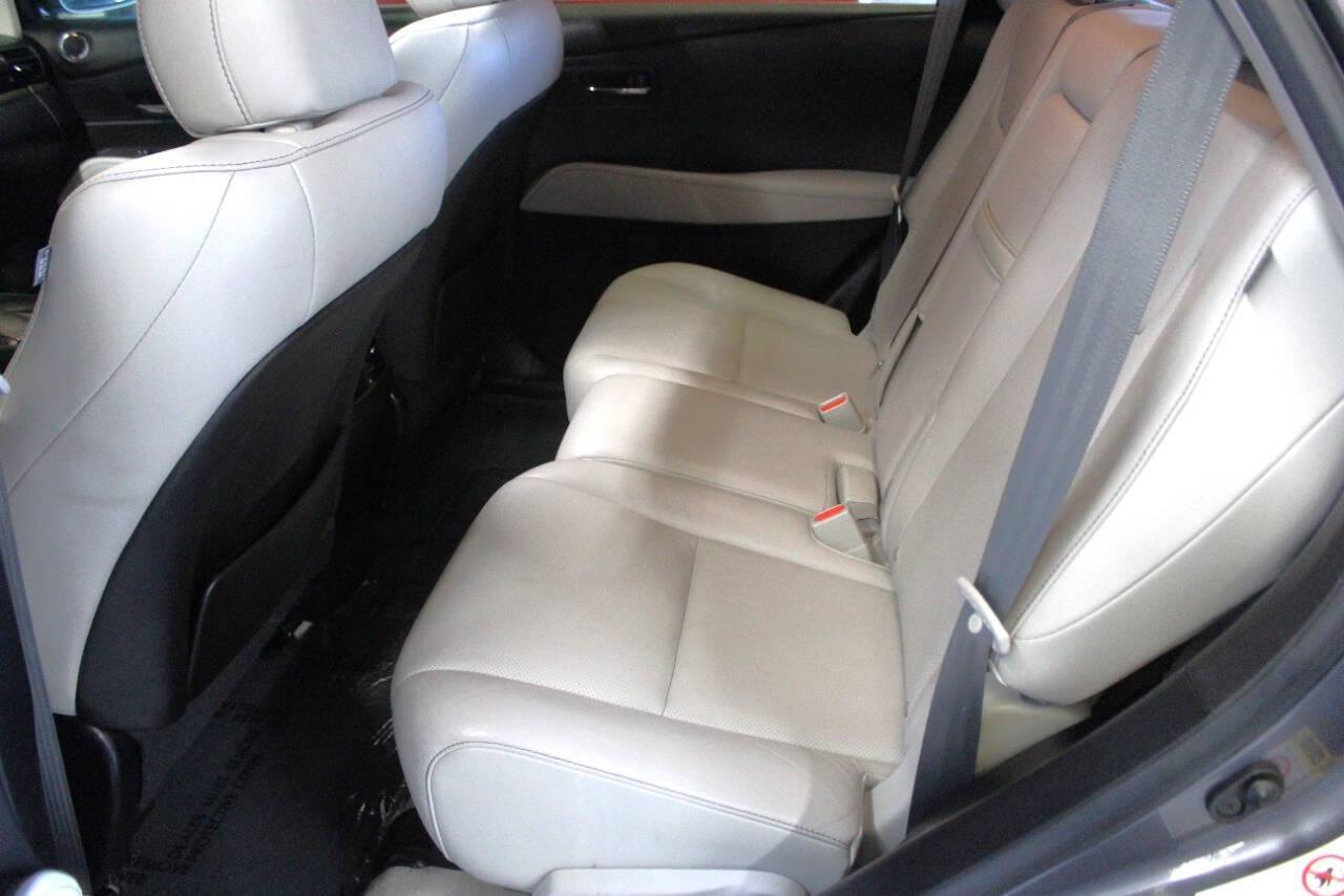 2015 Gray Lexus RX 350 FWD (2T2ZK1BA4FC) with an 3.5L V6 DOHC 24V engine, 6-Speed Automatic transmission, located at 4301 NW 39th , Oklahoma City, OK, 73112, (405) 949-5600, 35.512135, -97.598671 - NO DRIVERS LICENCE -NO FULL COVERAGE INSURANCE - NO CREDIT CHECK. COME ON OVER TO SUPERSPORTS, TAKE A LOOK AND TEST DRIVE. PLEASE GIVE US A CALL AT (405) 949-5600. NO LICENCIA DE CONDUCIR - NO SEGURO DE COBERTURA TOTAL - NO VERIFICACION DE CREDITO. VISITENOS EN SUPERSPORTS, MIRE NUESTRO - Photo#13