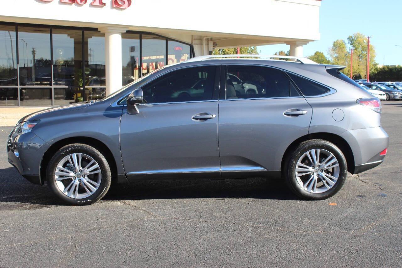 2015 Gray Lexus RX 350 FWD (2T2ZK1BA4FC) with an 3.5L V6 DOHC 24V engine, 6-Speed Automatic transmission, located at 4301 NW 39th , Oklahoma City, OK, 73112, (405) 949-5600, 35.512135, -97.598671 - NO DRIVERS LICENCE -NO FULL COVERAGE INSURANCE - NO CREDIT CHECK. COME ON OVER TO SUPERSPORTS, TAKE A LOOK AND TEST DRIVE. PLEASE GIVE US A CALL AT (405) 949-5600. NO LICENCIA DE CONDUCIR - NO SEGURO DE COBERTURA TOTAL - NO VERIFICACION DE CREDITO. VISITENOS EN SUPERSPORTS, MIRE NUESTRO - Photo#5