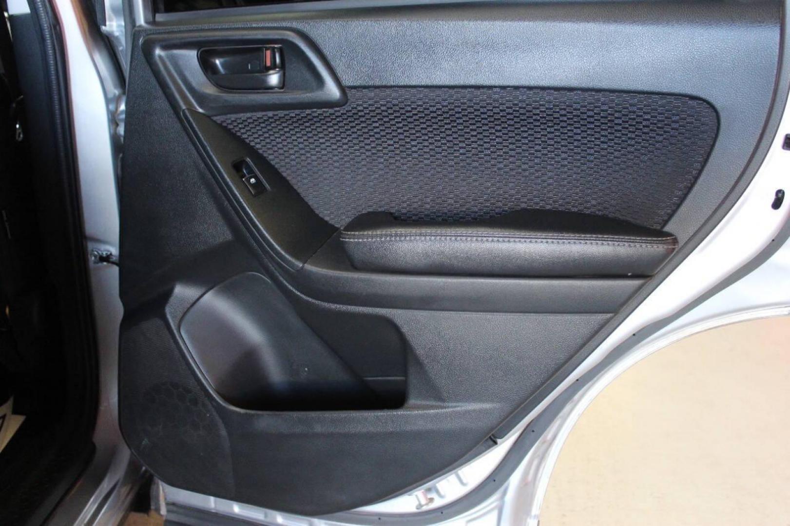 2018 Silver Subaru Forester 2.5i Premium PZEV CVT (JF2SJABC1JH) with an 2.5L H4 SOHC 16V engine, CVT transmission, located at 4301 NW 39th , Oklahoma City, OK, 73112, (405) 949-5600, 35.512135, -97.598671 - NO DRIVERS LICENCE NO-FULL COVERAGE INSURANCE-NO CREDIT CHECK. COME ON OVER TO SUPERSPORTS AND TAKE A LOOK AND TEST DRIVE. PLEASE GIVE US A CALL AT (405) 949-5600. NO LICENSIA DE MANEJAR- NO SEGURO DE COBERTURA TOTAL- NO VERIFICACCION DE CREDITO. POR FAVOR VENGAN A SUPERSPORTS, ECHE UN - Photo#12