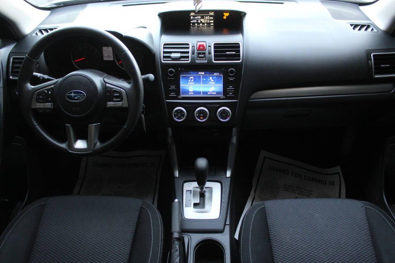 2018 Silver Subaru Forester 2.5i Premium PZEV CVT (JF2SJABC1JH) with an 2.5L H4 SOHC 16V engine, CVT transmission, located at 4301 NW 39th , Oklahoma City, OK, 73112, (405) 949-5600, 35.512135, -97.598671 - NO DRIVERS LICENCE -NO FULL COVERAGE INSURANCE - NO CREDIT CHECK. COME ON OVER TO SUPERSPORTS, TAKE A LOOK AND TEST DRIVE. PLEASE GIVE US A CALL AT (405) 949-5600. NO LICENCIA DE CONDUCIR - NO SEGURO DE COBERTURA TOTAL - NO VERIFICACION DE CREDITO. VISITENOS EN SUPERSPORTS, MIRE NUESTRO - Photo#17